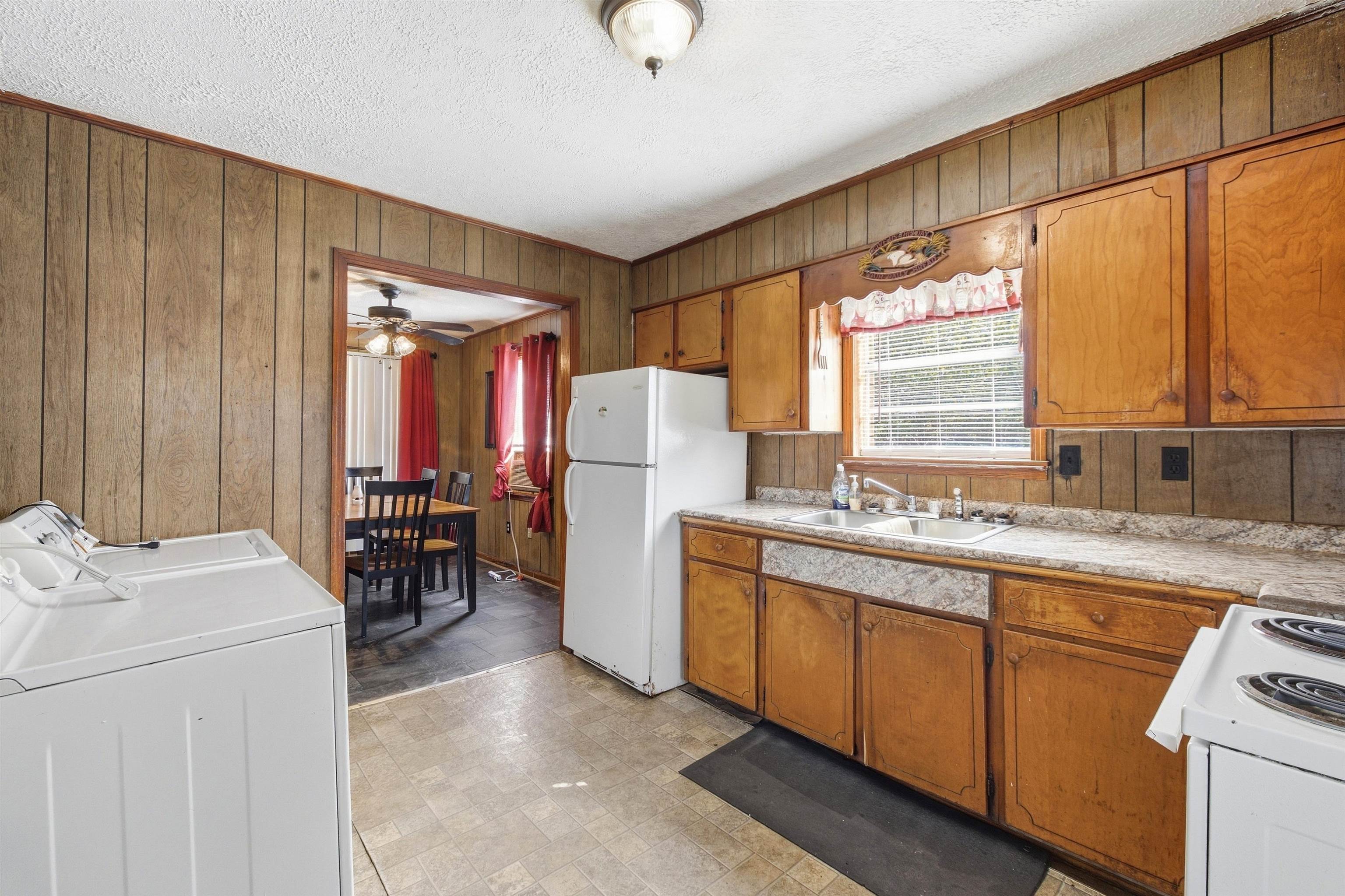 575 Bernard Rd Property Photo 15