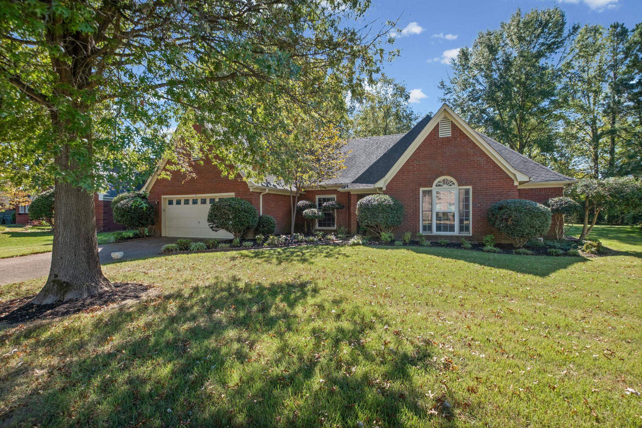 8391 Kings Trail Cv Property Photo 1