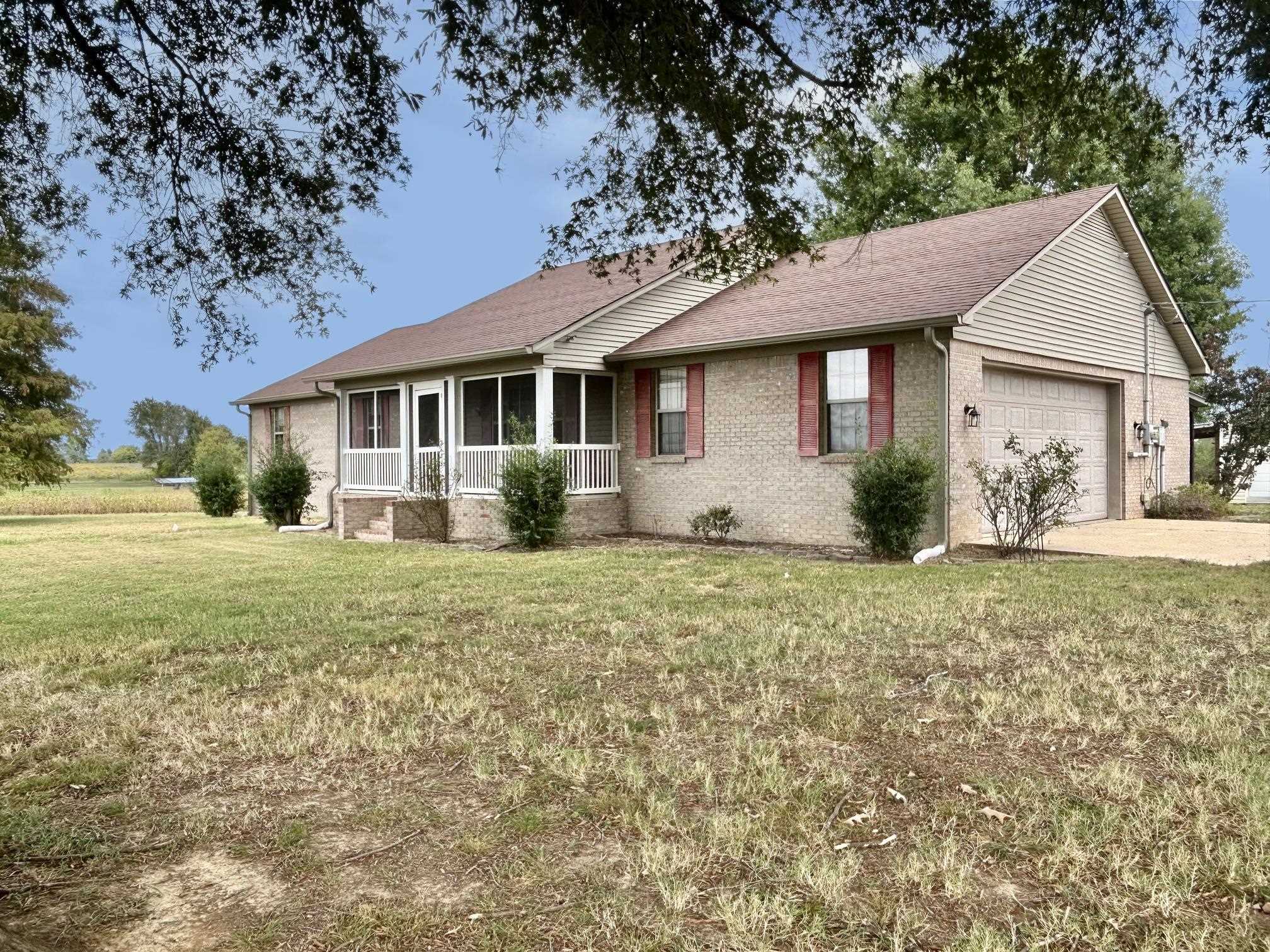 4800 Eurekaton Rd Property Photo 1
