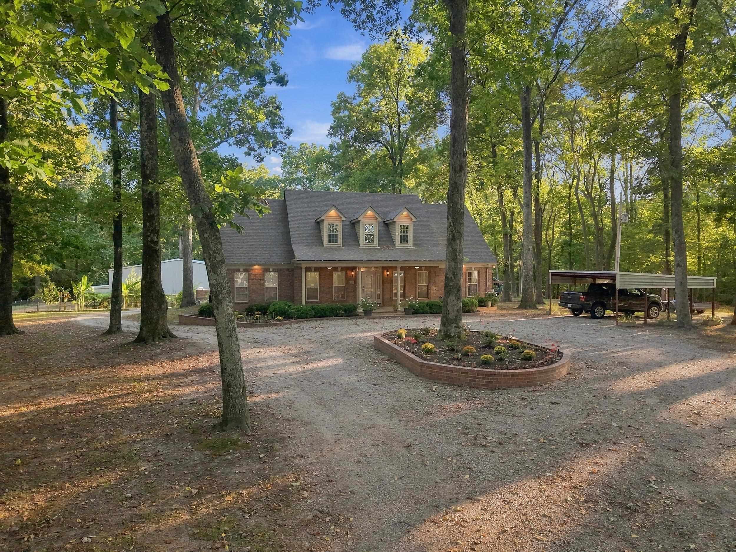 433 Perry Ln Property Photo 5