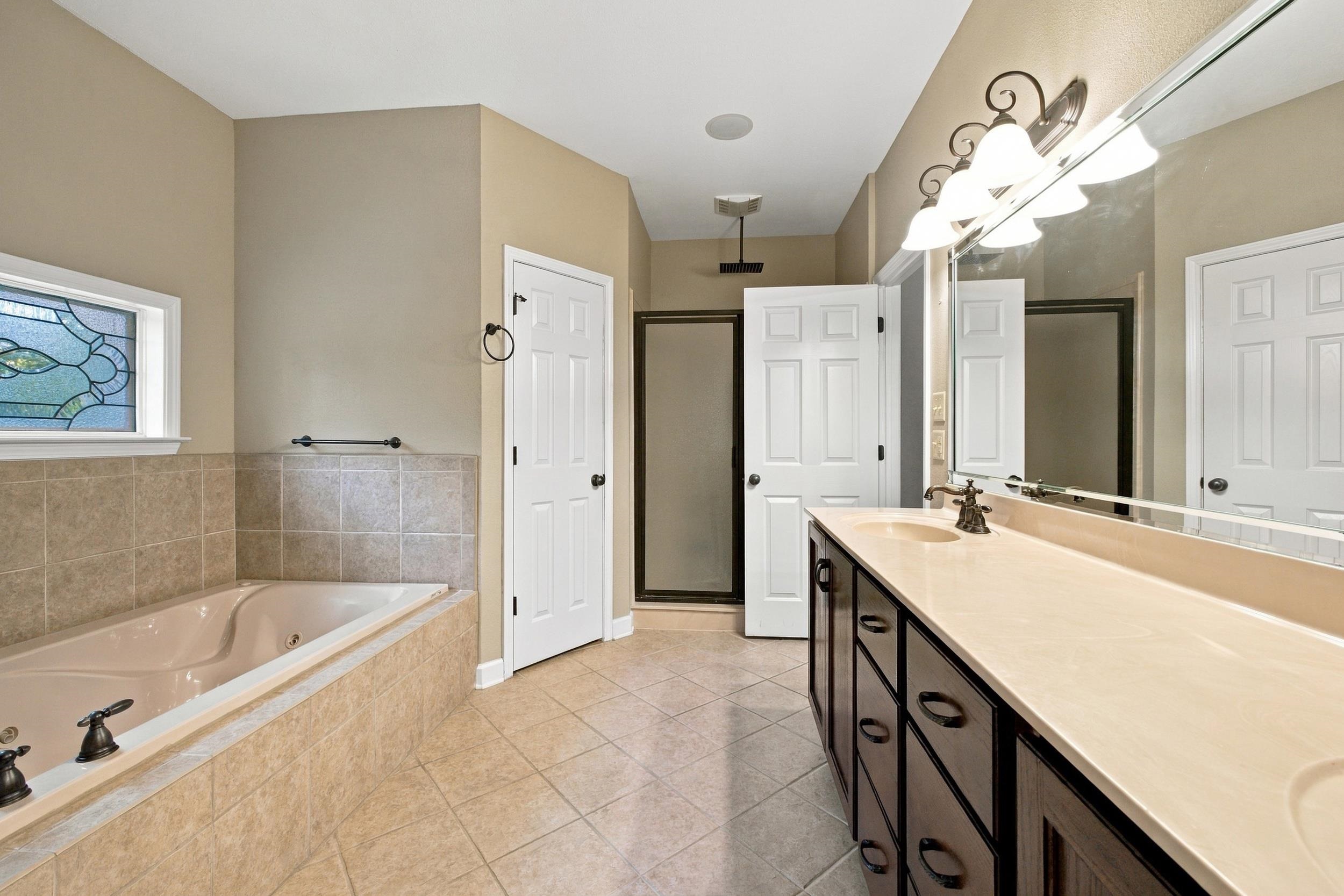433 Perry Ln Property Photo 16