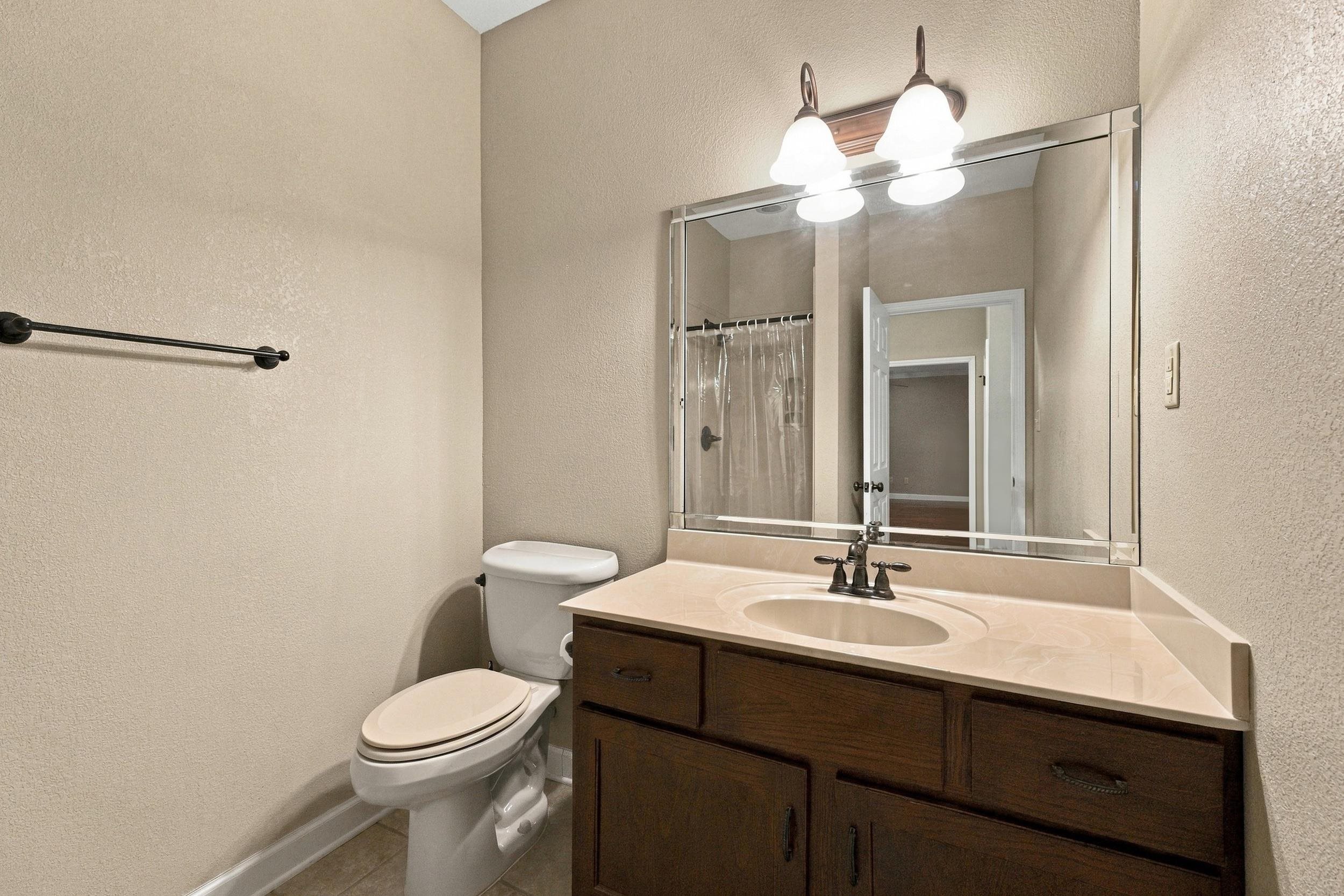 433 Perry Ln Property Photo 24
