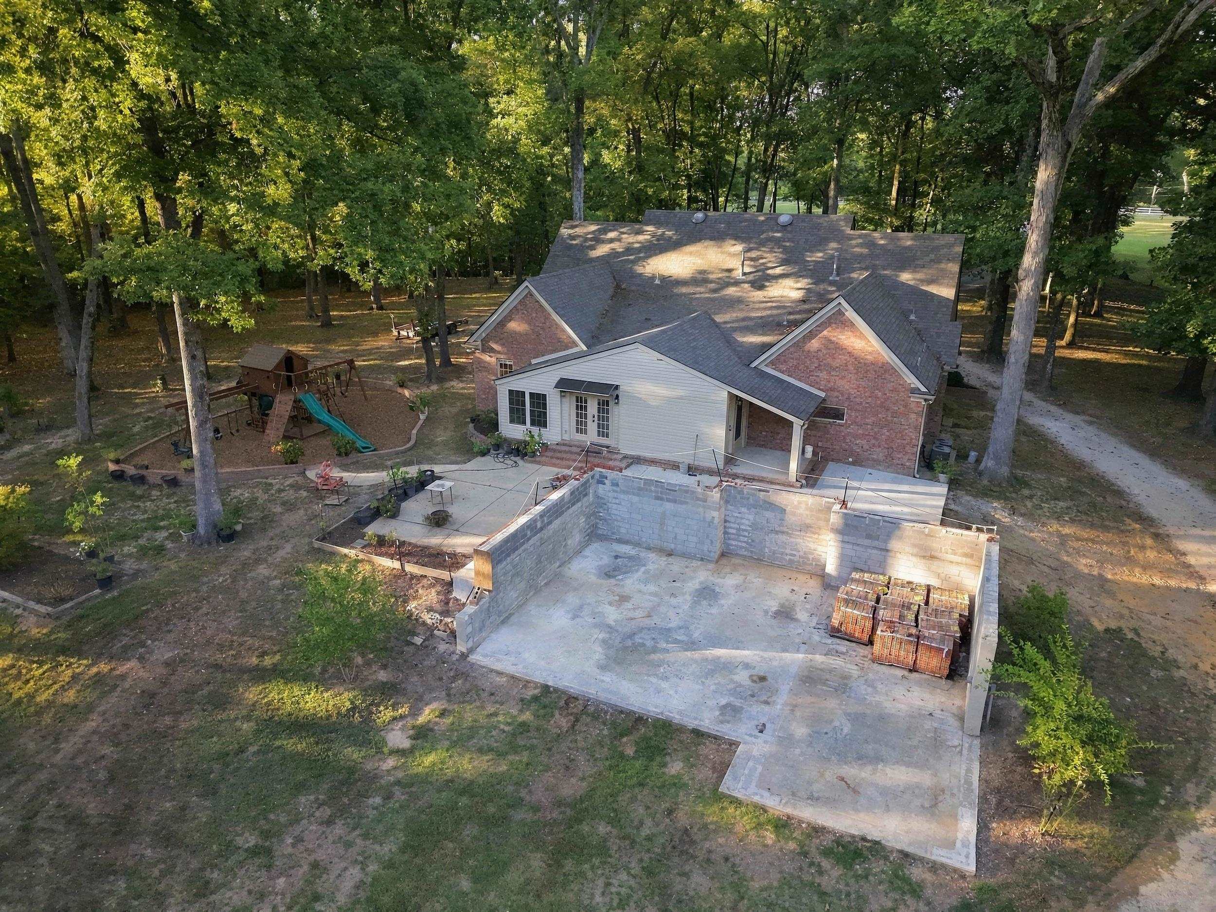 433 Perry Ln Property Photo 33