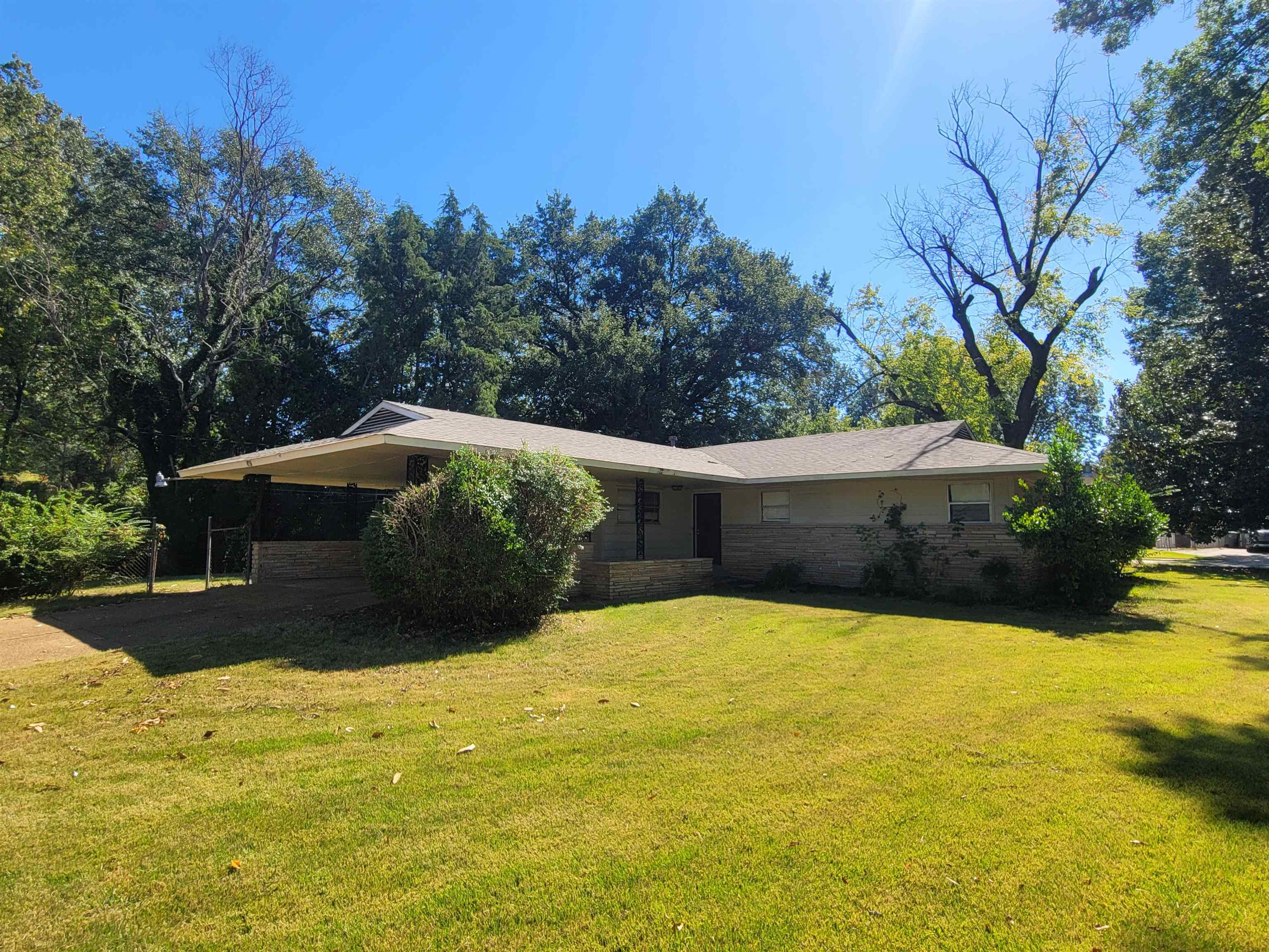 4056 Hermitage Dr Property Photo 1