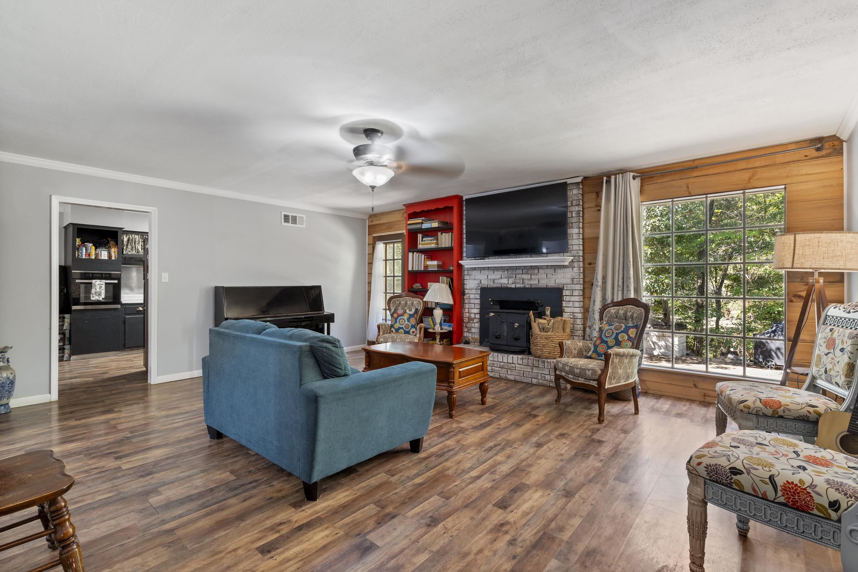 6858 Whippoorwill Rd Property Photo 3