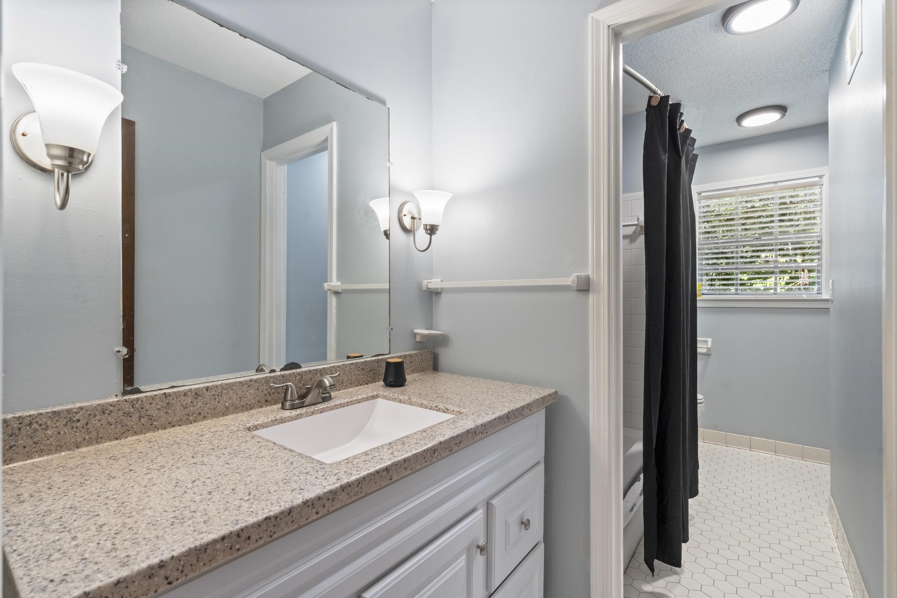 6858 Whippoorwill Rd Property Photo 7