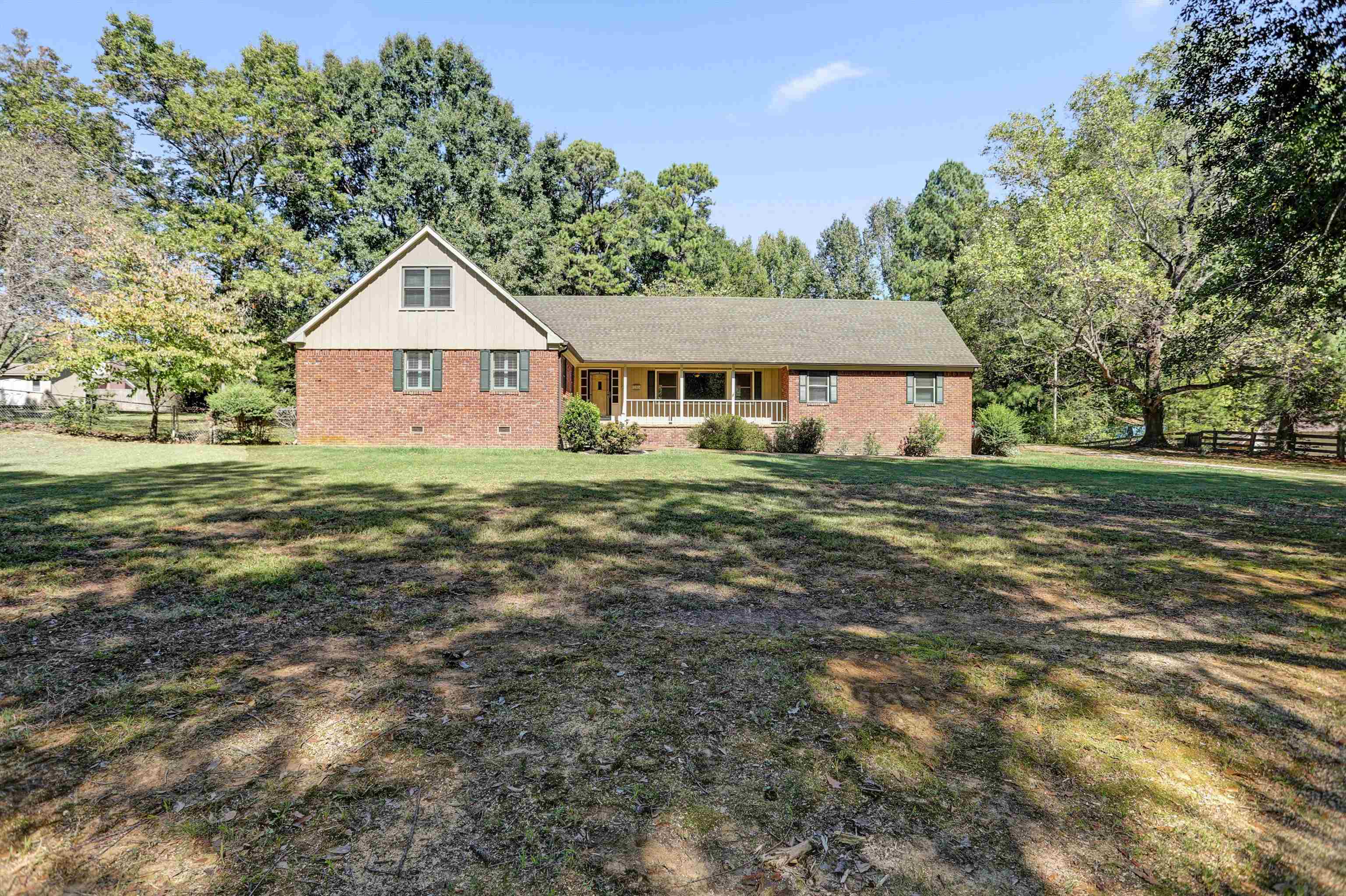 9766 Redwood Rd Property Photo 1