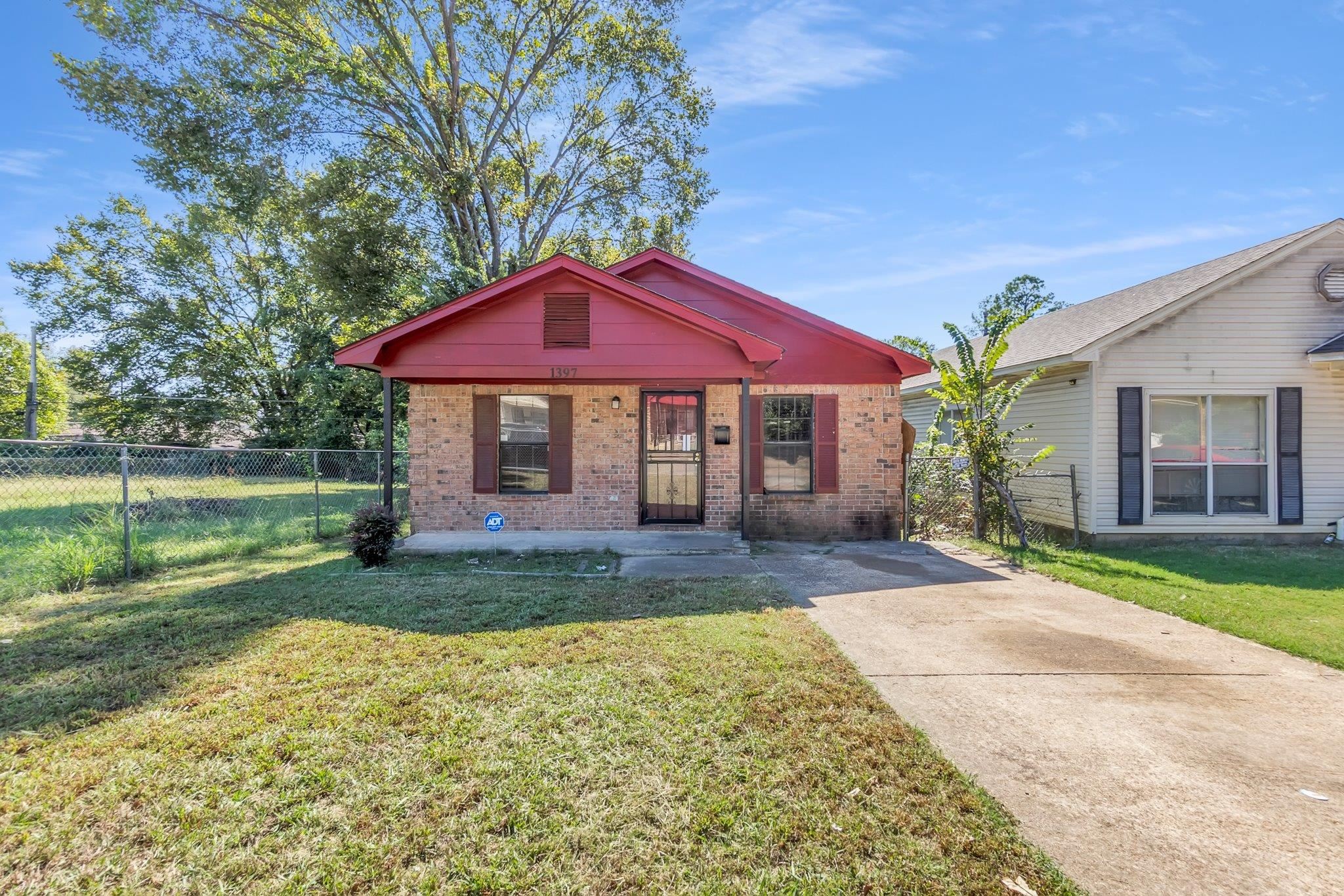 1397 GILL AVE Property Photo 1