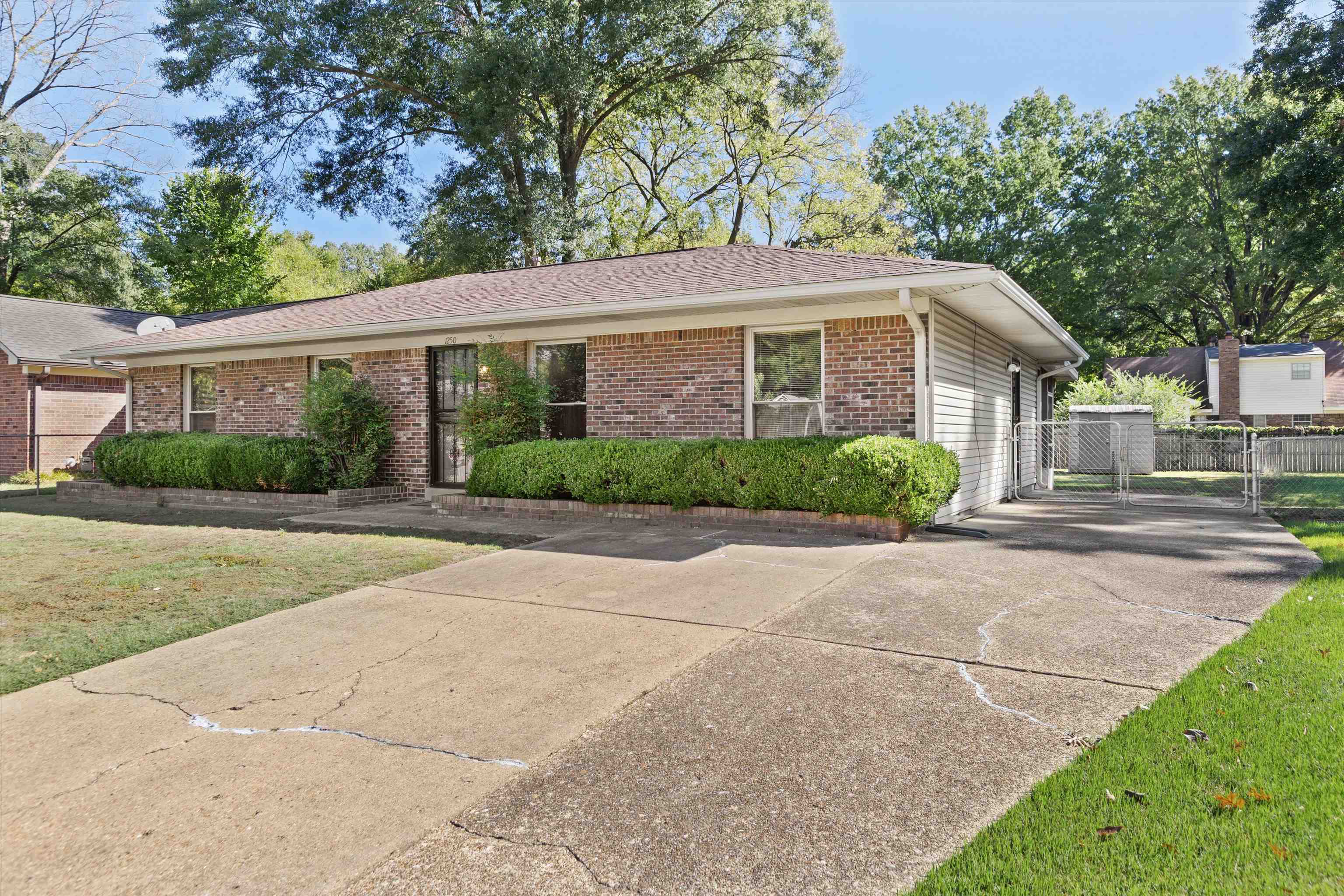 1250 Thrushcross Cv Property Photo 2