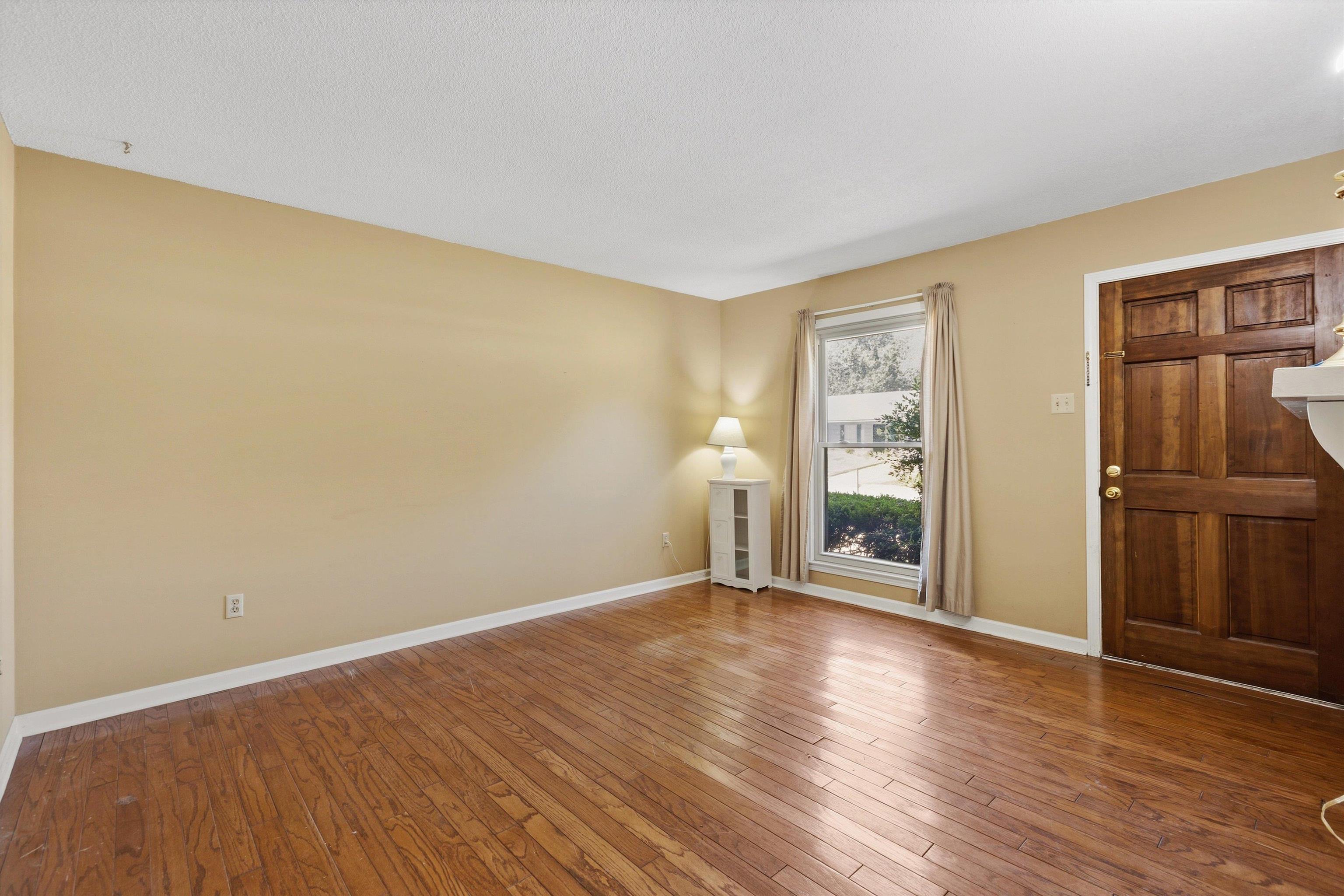 1250 Thrushcross Cv Property Photo 6