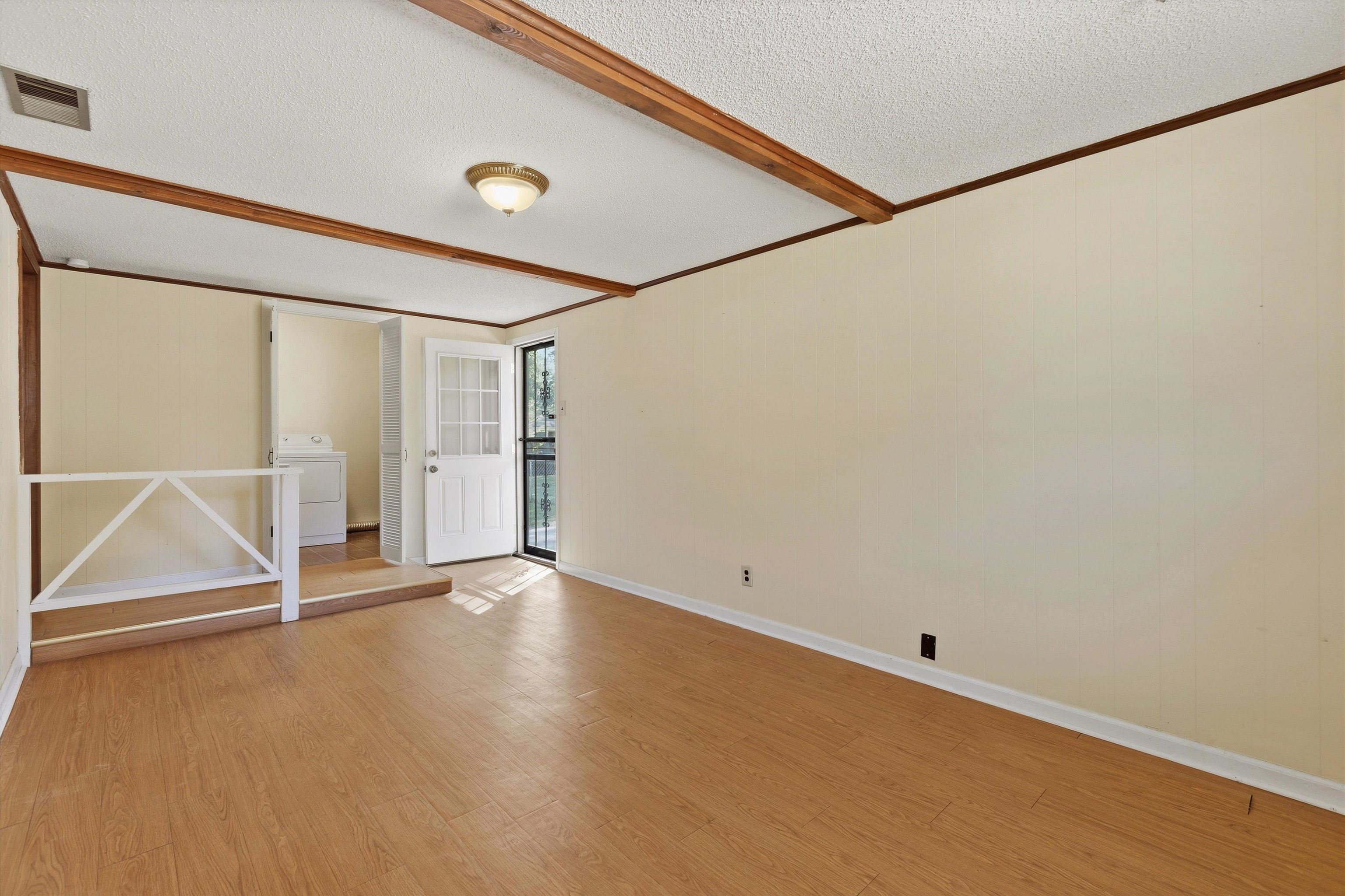 1250 Thrushcross Cv Property Photo 12