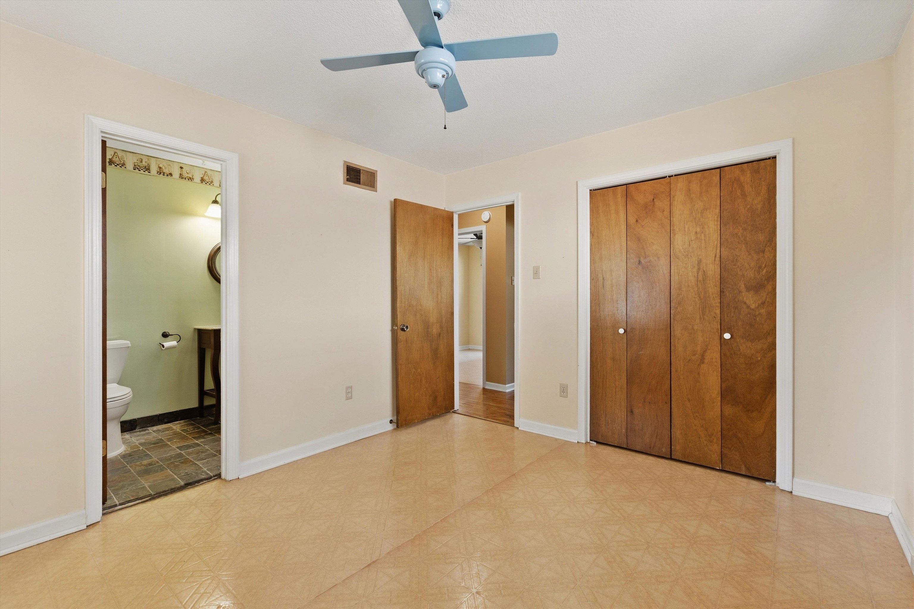 1250 Thrushcross Cv Property Photo 15