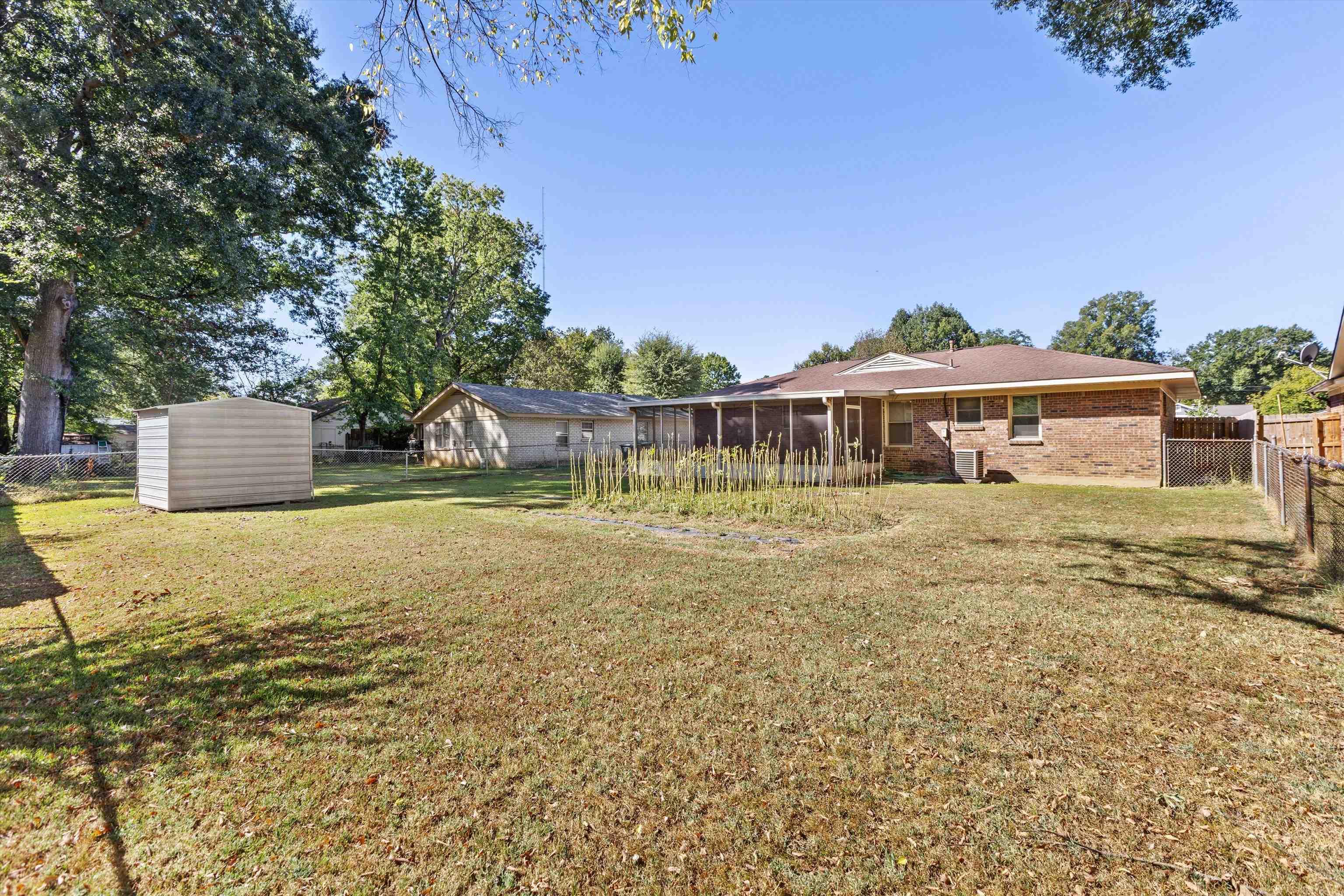 1250 Thrushcross Cv Property Photo 24