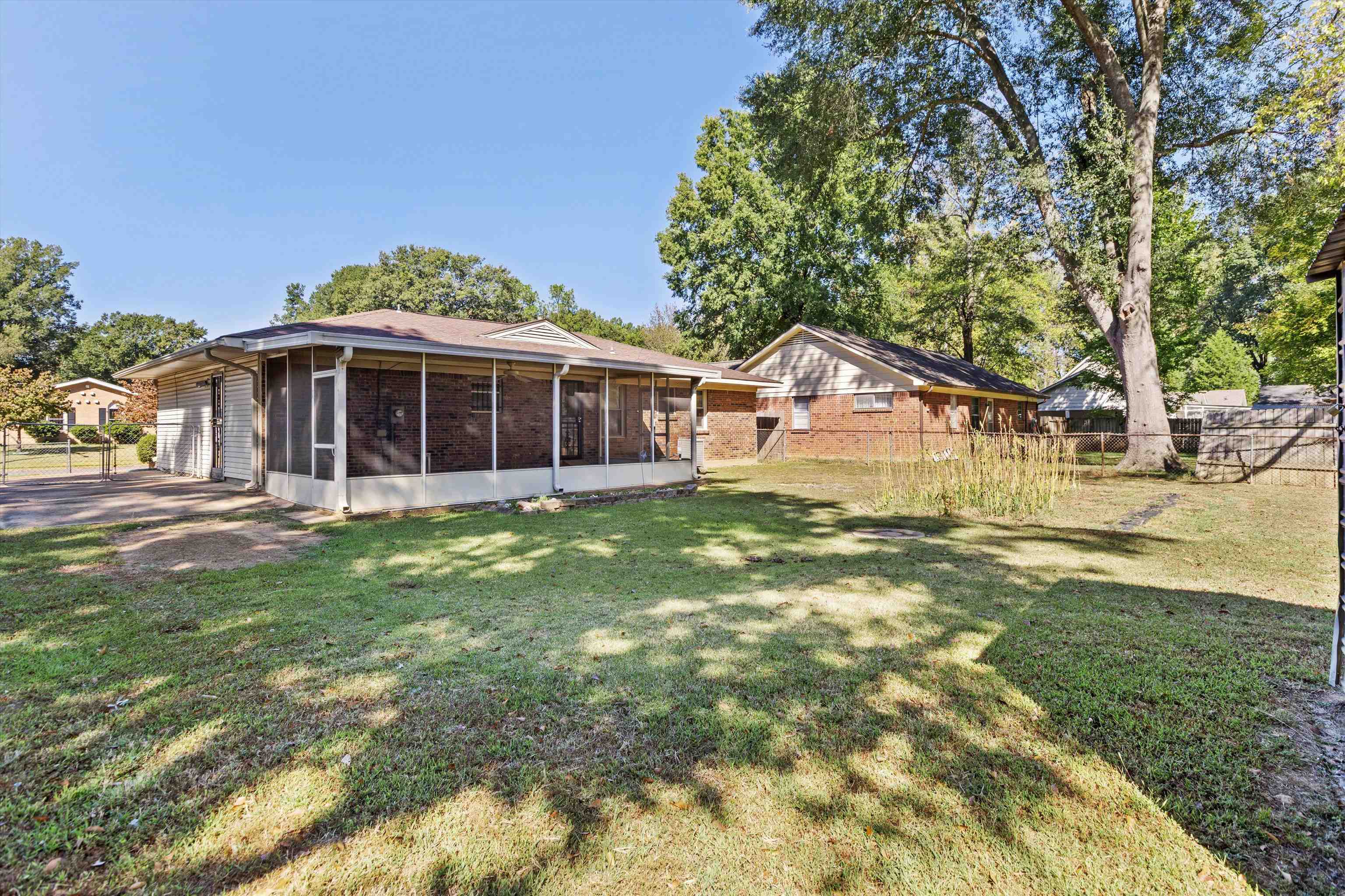 1250 Thrushcross Cv Property Photo 25