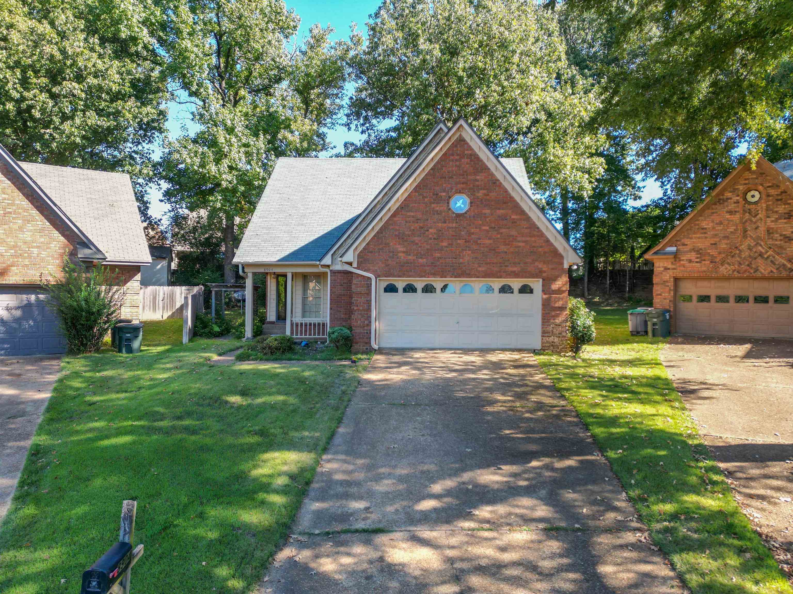 8904 Lake Edge Cv Property Photo 1