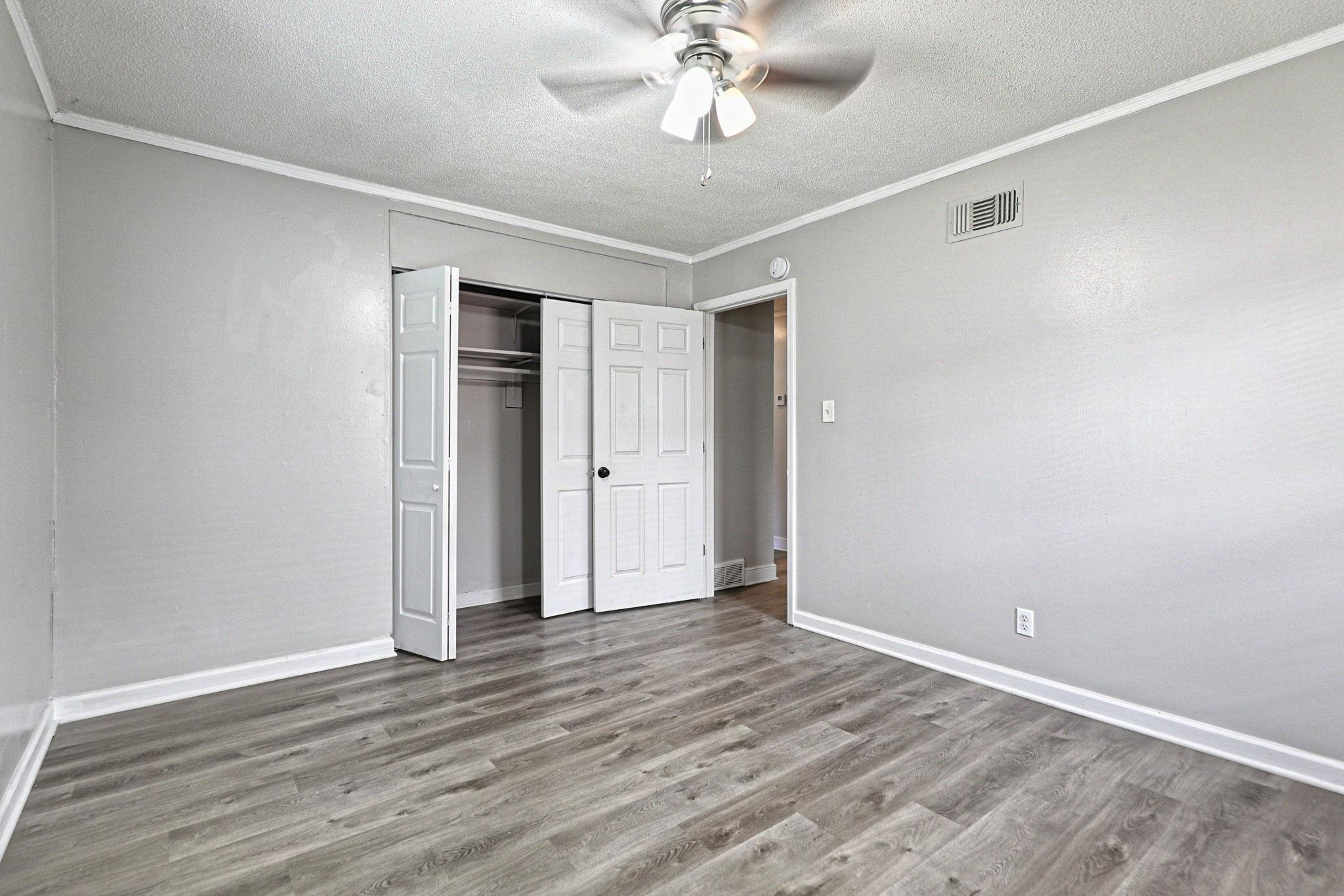 1261 Wedgewood St Property Photo 14
