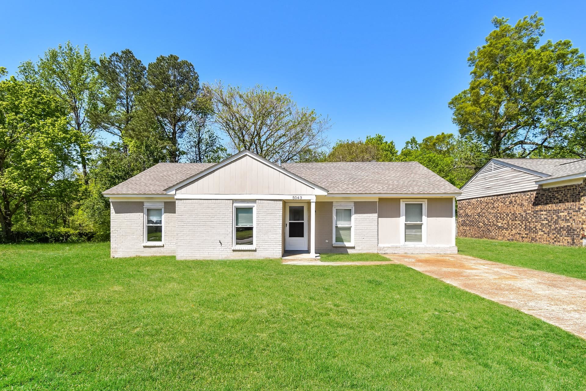 5043 Belfast Dr Property Photo 1
