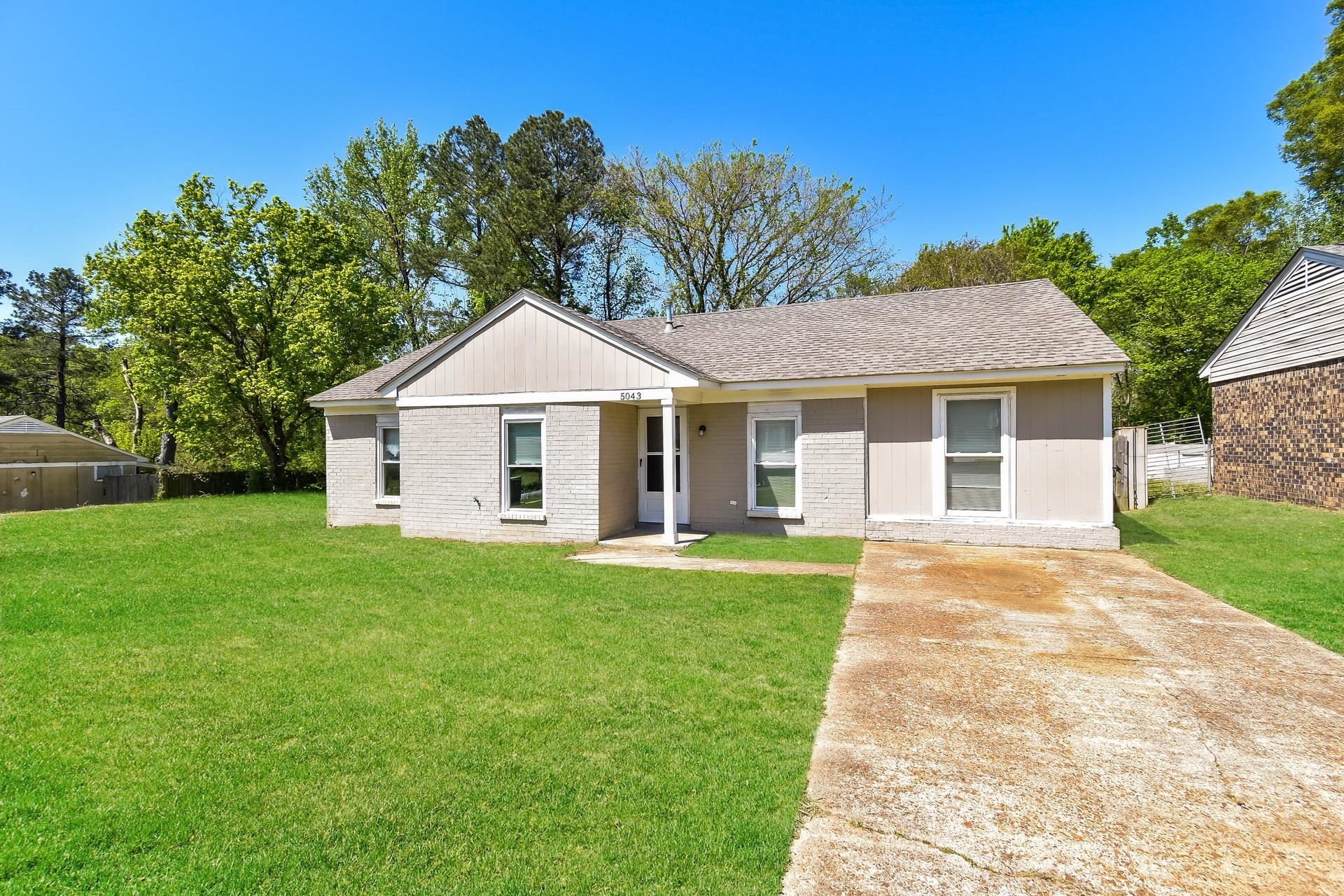 5043 Belfast Dr Property Photo 2