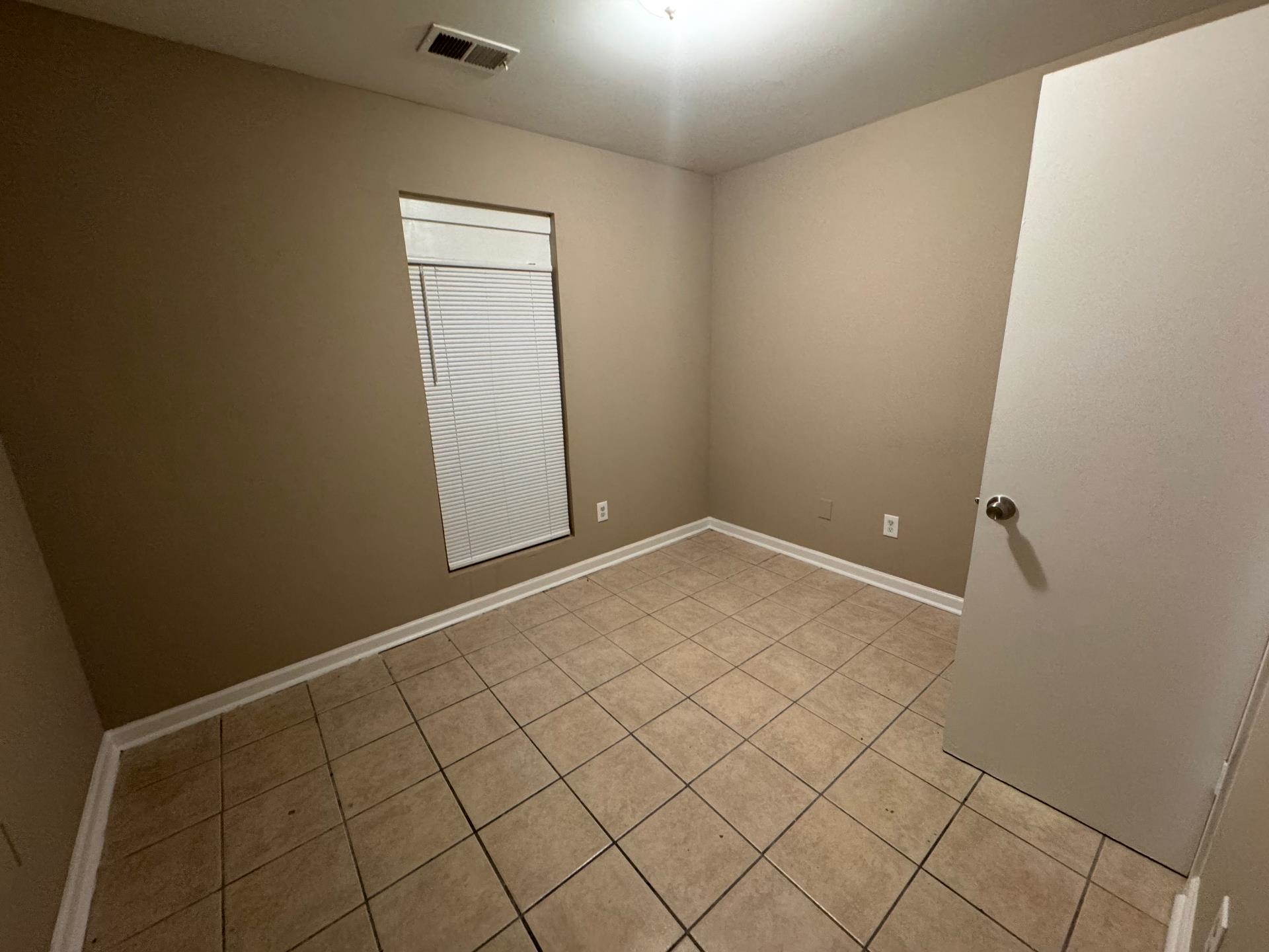 5043 Belfast Dr Property Photo 5