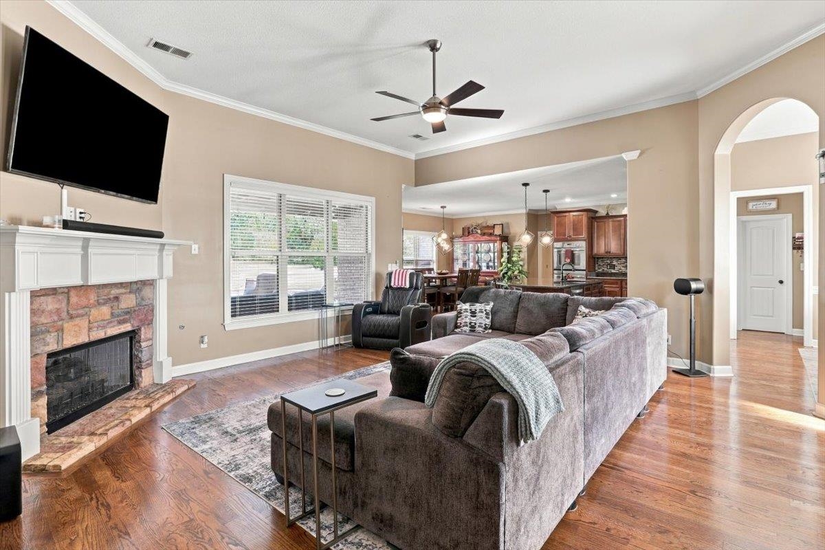6023 Windsor Oak Dr Property Photo 9