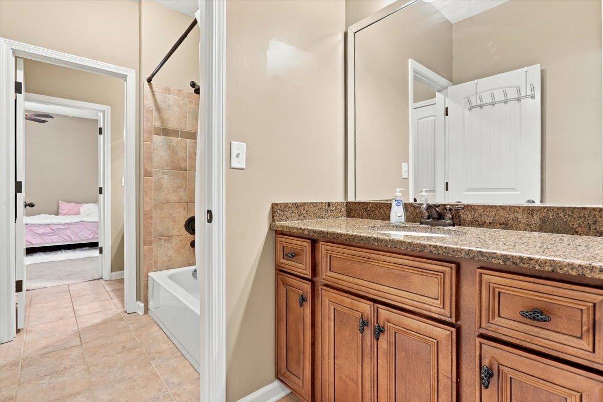 6023 Windsor Oak Dr Property Photo 19