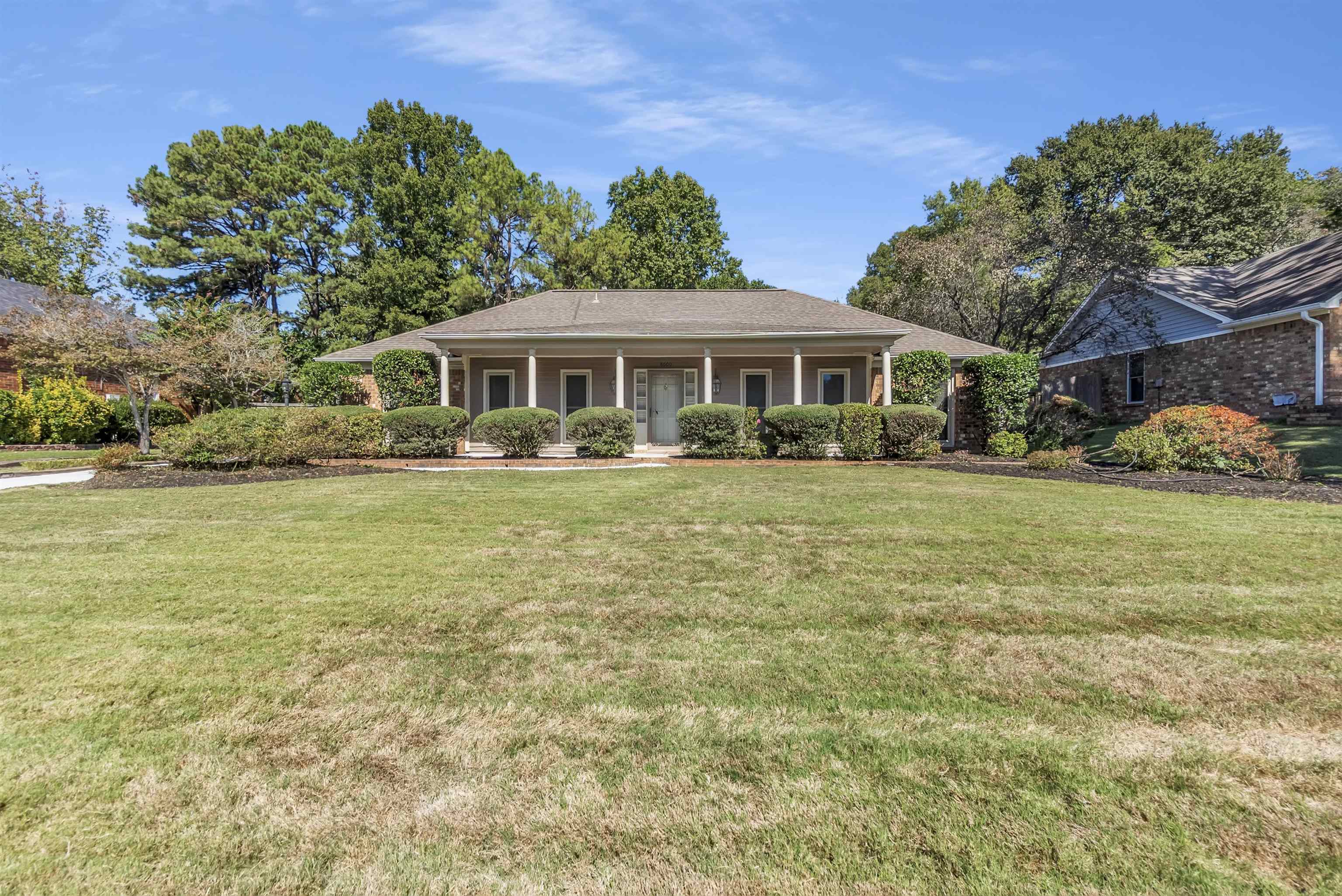 8600 EDNEY RIDGE DR Property Photo 1