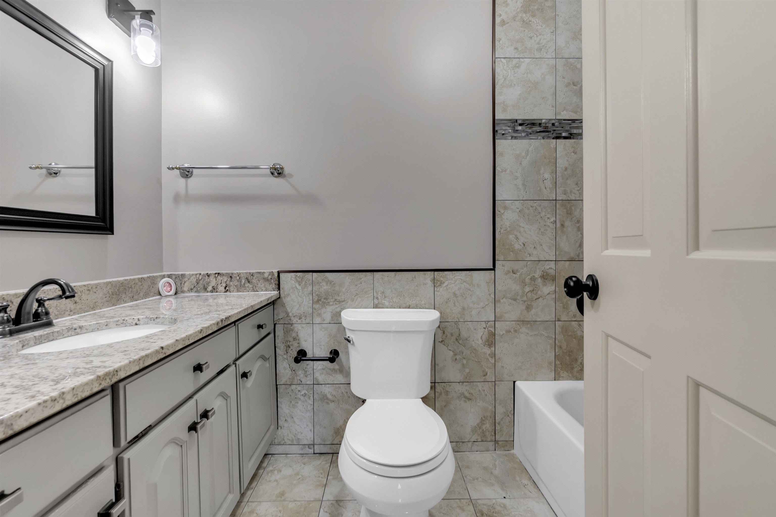8600 Edney Ridge Dr Property Photo 9