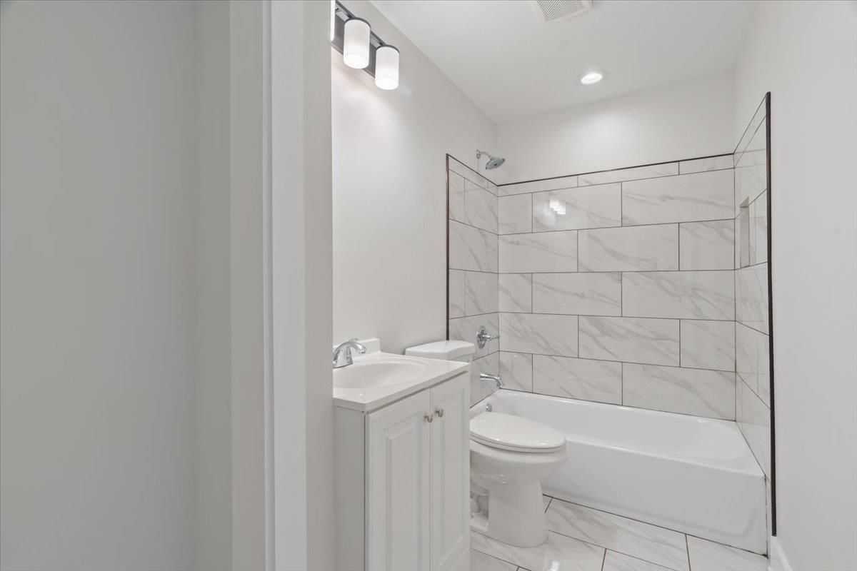 3598 Gillie St Property Photo 12