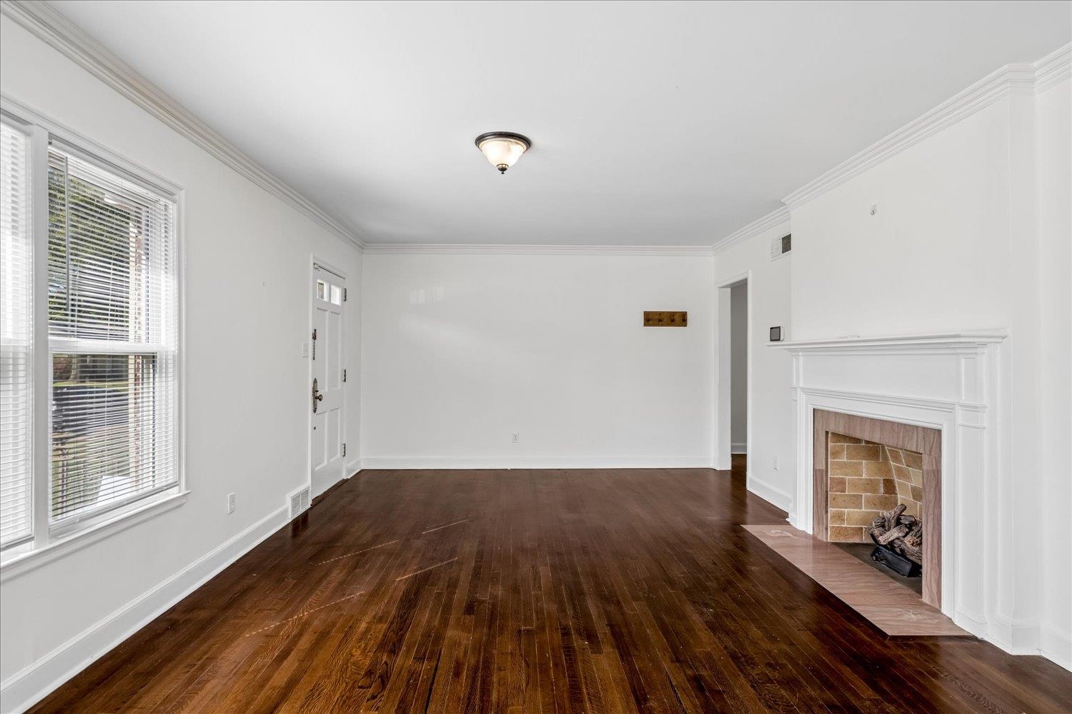 3576 Charleswood Ave Property Photo 6