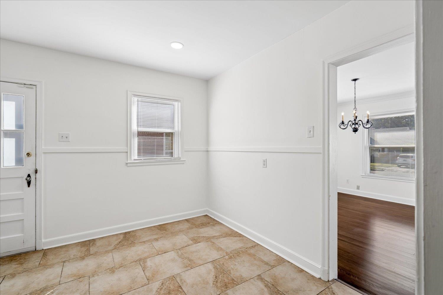 3576 Charleswood Ave Property Photo 12