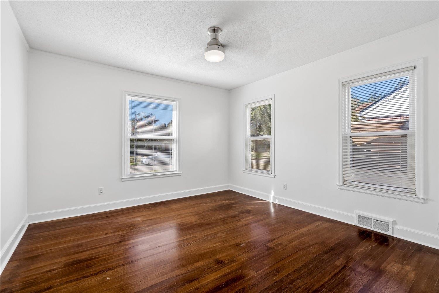 3576 Charleswood Ave Property Photo 18