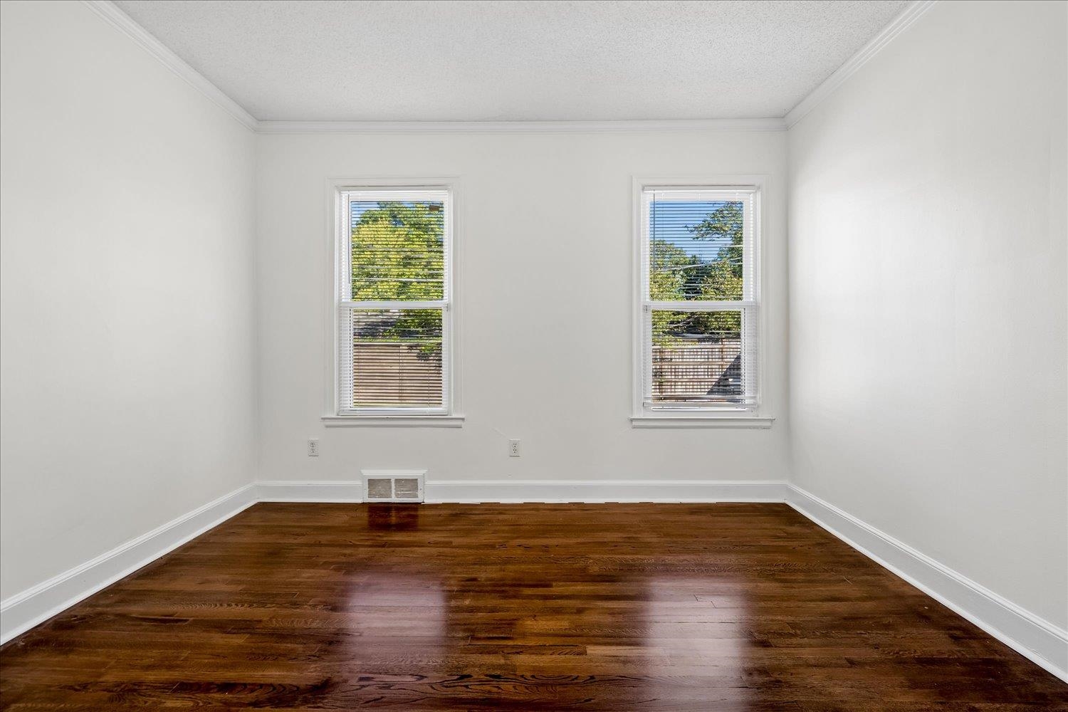 3576 Charleswood Ave Property Photo 20
