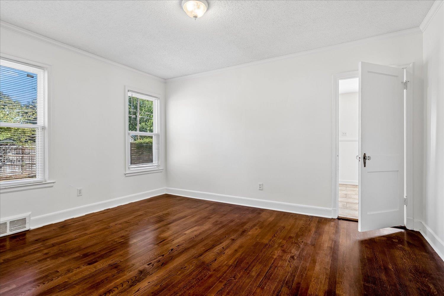 3576 Charleswood Ave Property Photo 21
