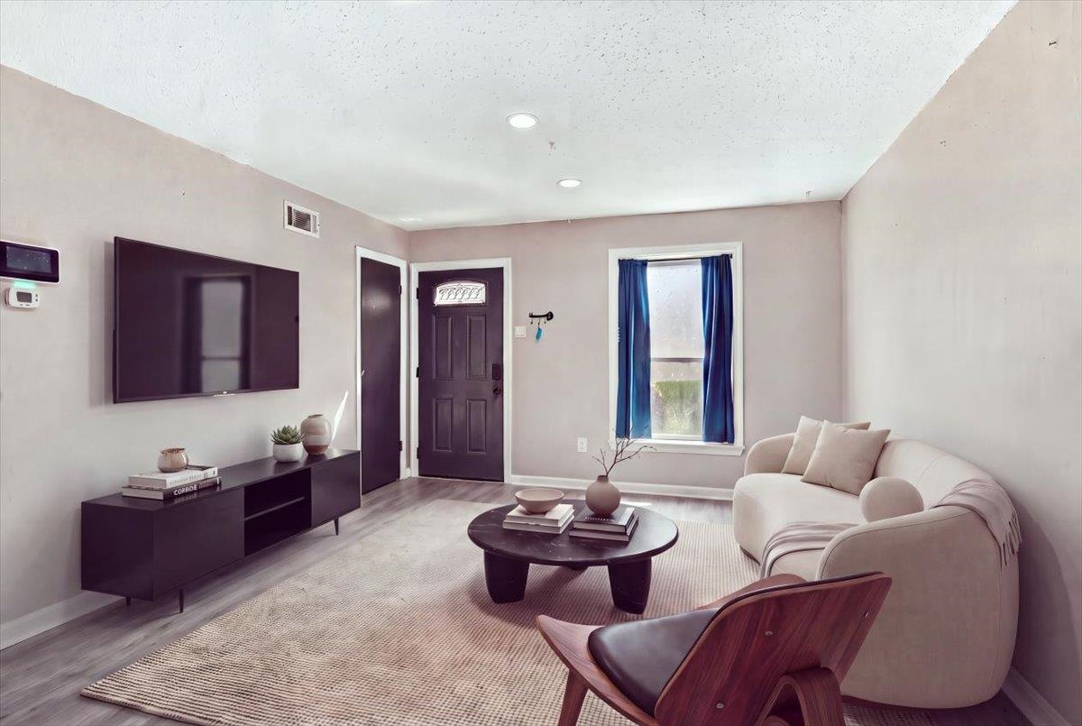 6378 Cheshire Cv Property Photo 3