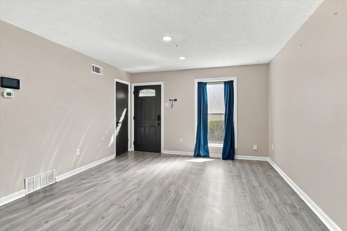 6378 Cheshire Cv Property Photo 4