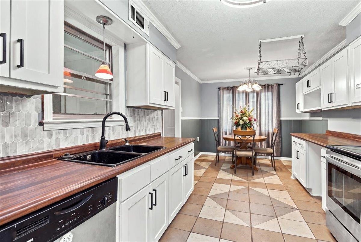 6378 Cheshire Cv Property Photo 6