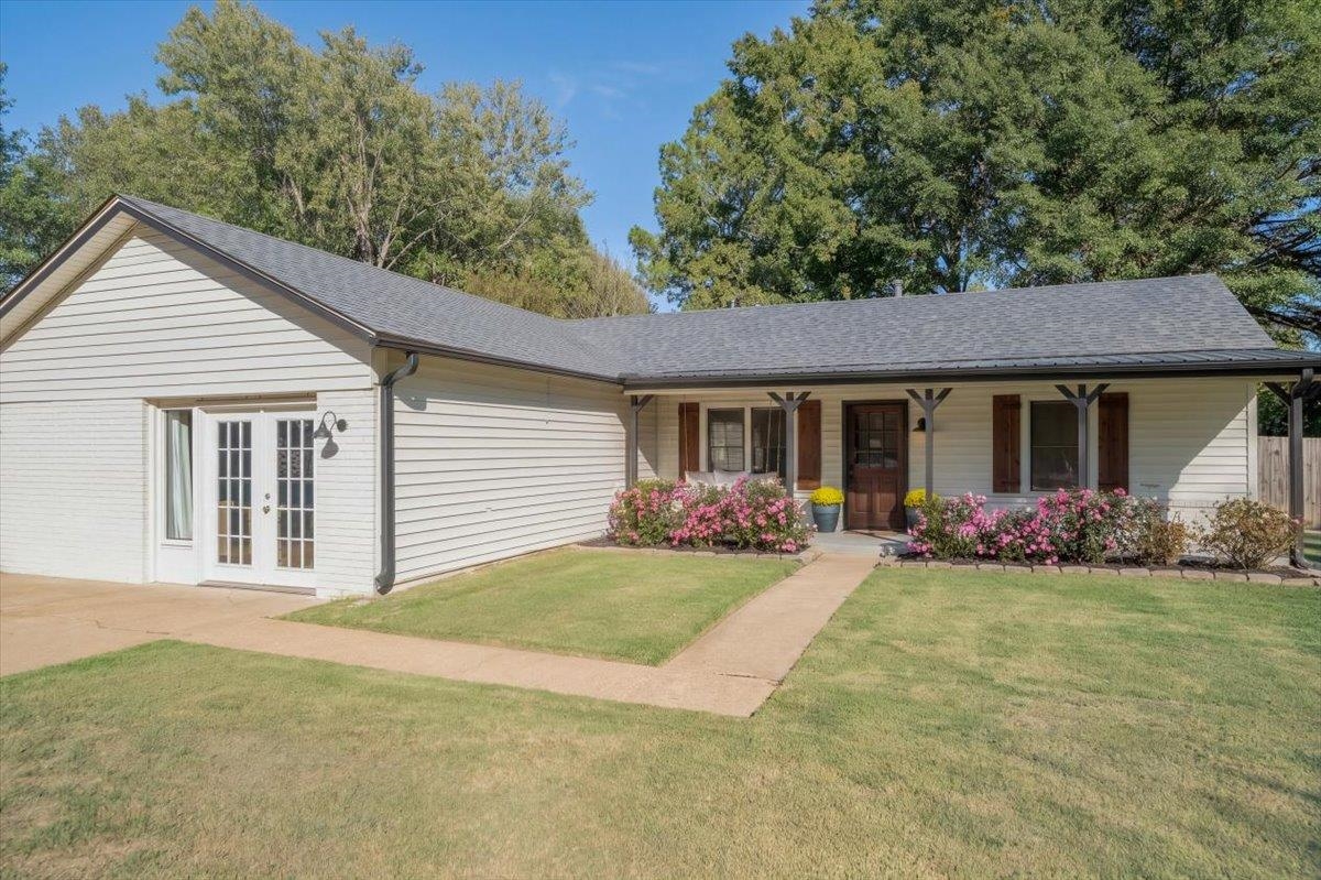 814 Barbara Lynn Dr Property Photo 1