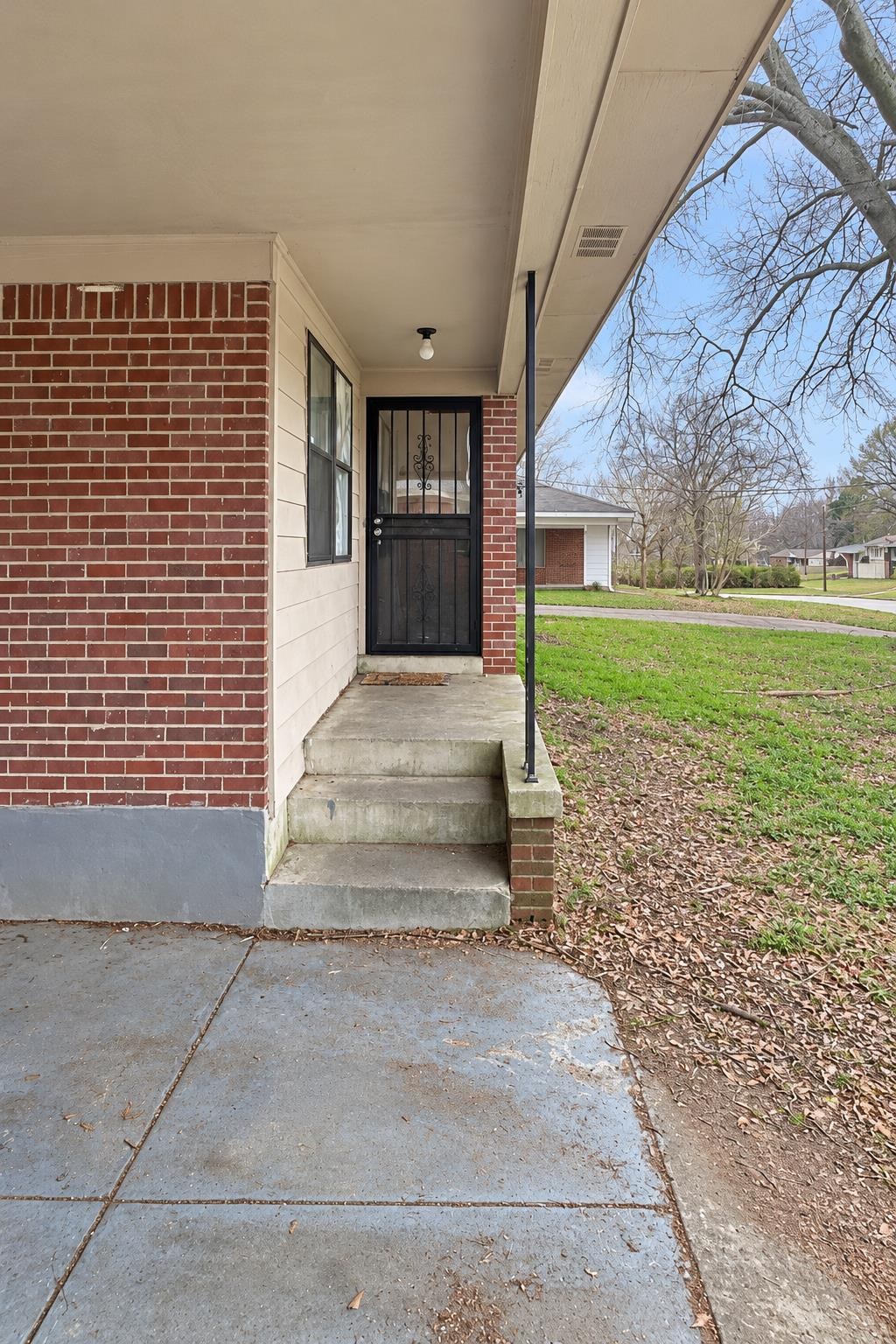 4244 Coventry Dr Property Photo 2