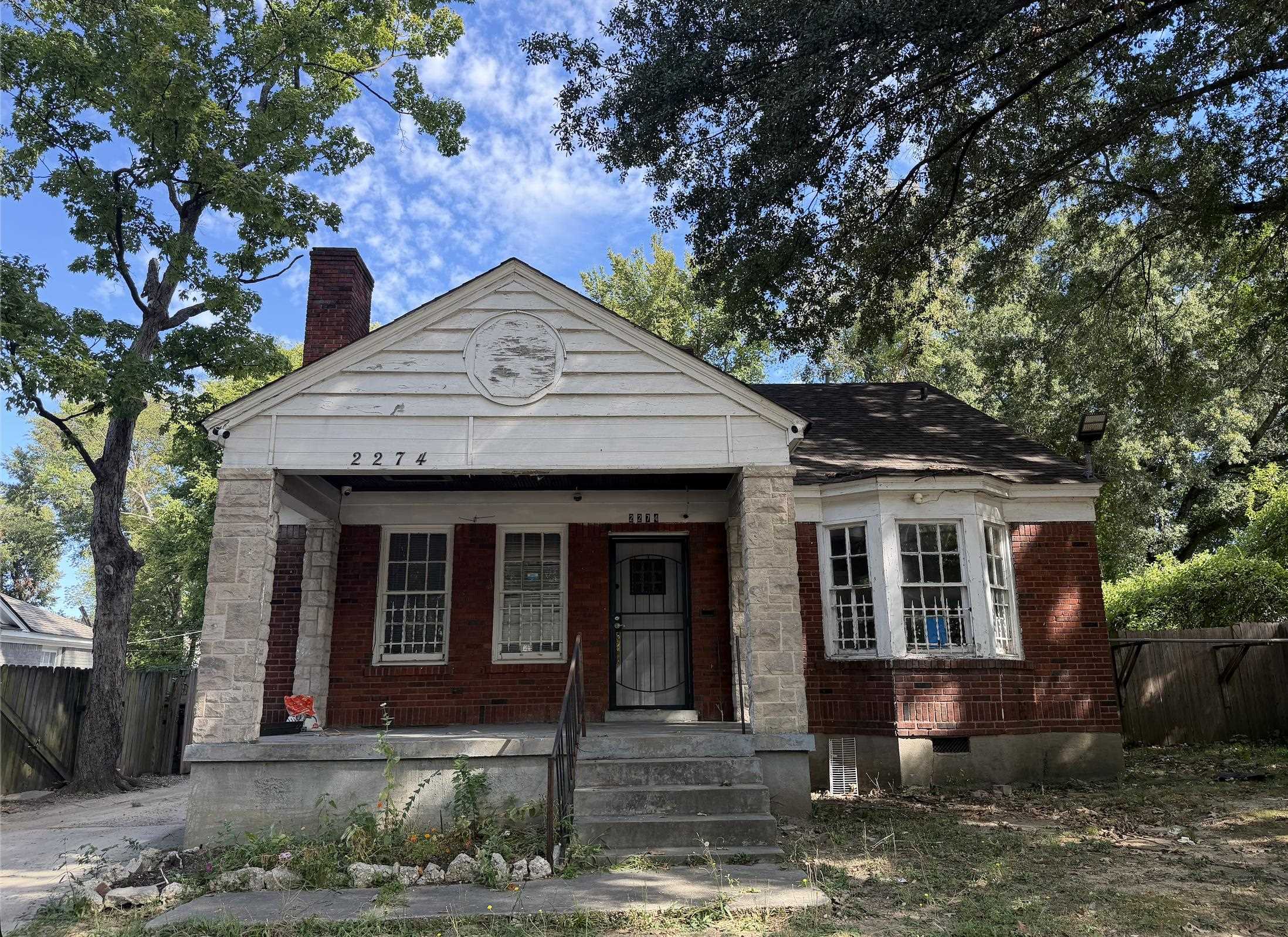 2274 Jackson Ave Property Photo 1