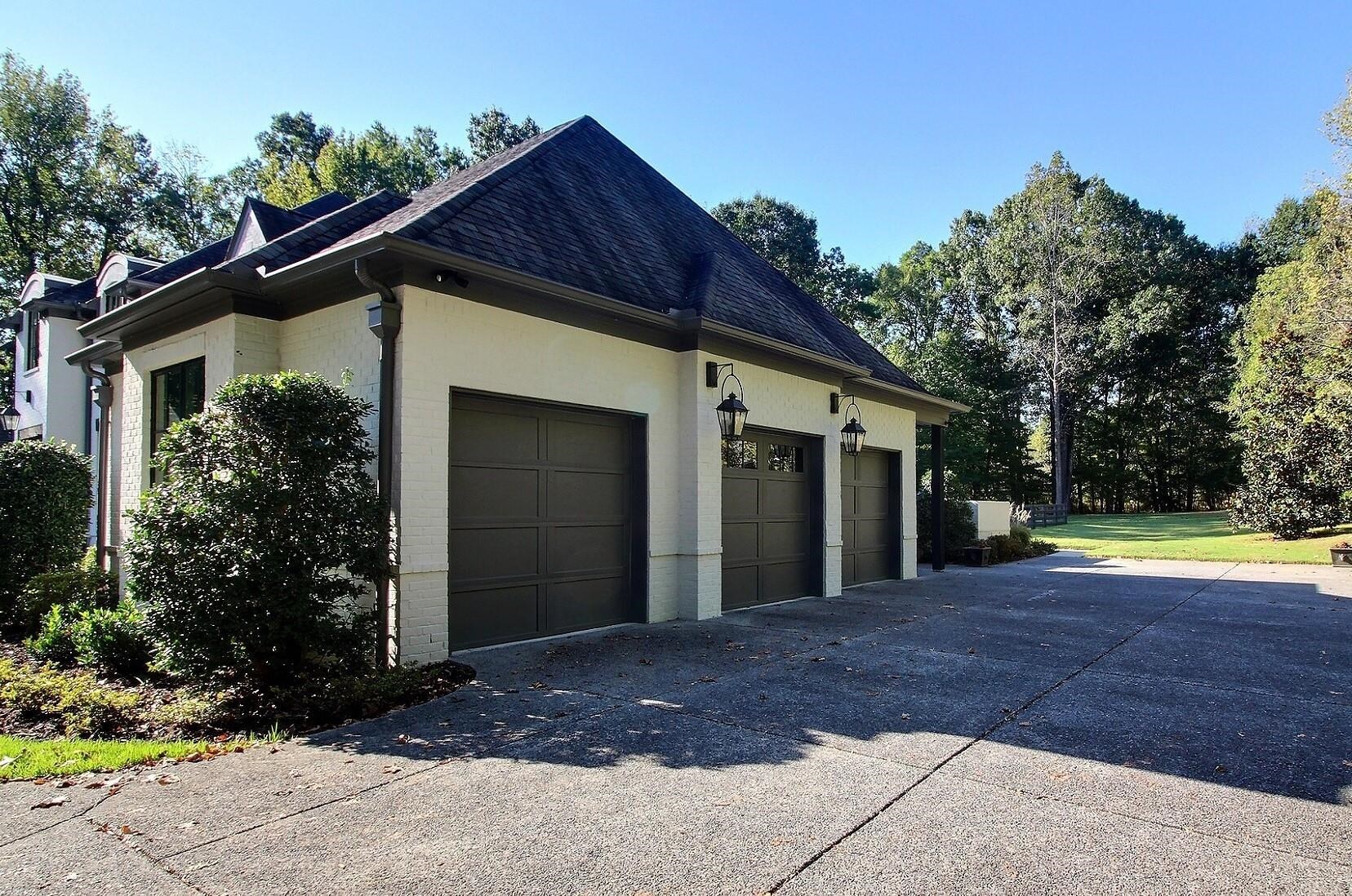 10655 Curtman Dr Property Photo 2