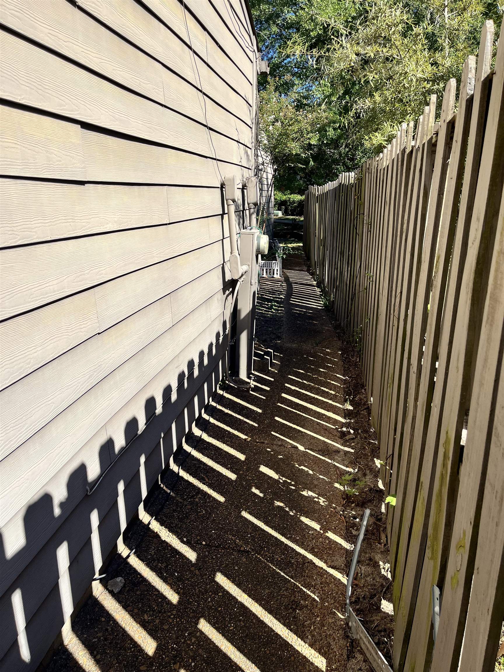 1679 S Ravenhill Dr 18 Property Photo 3