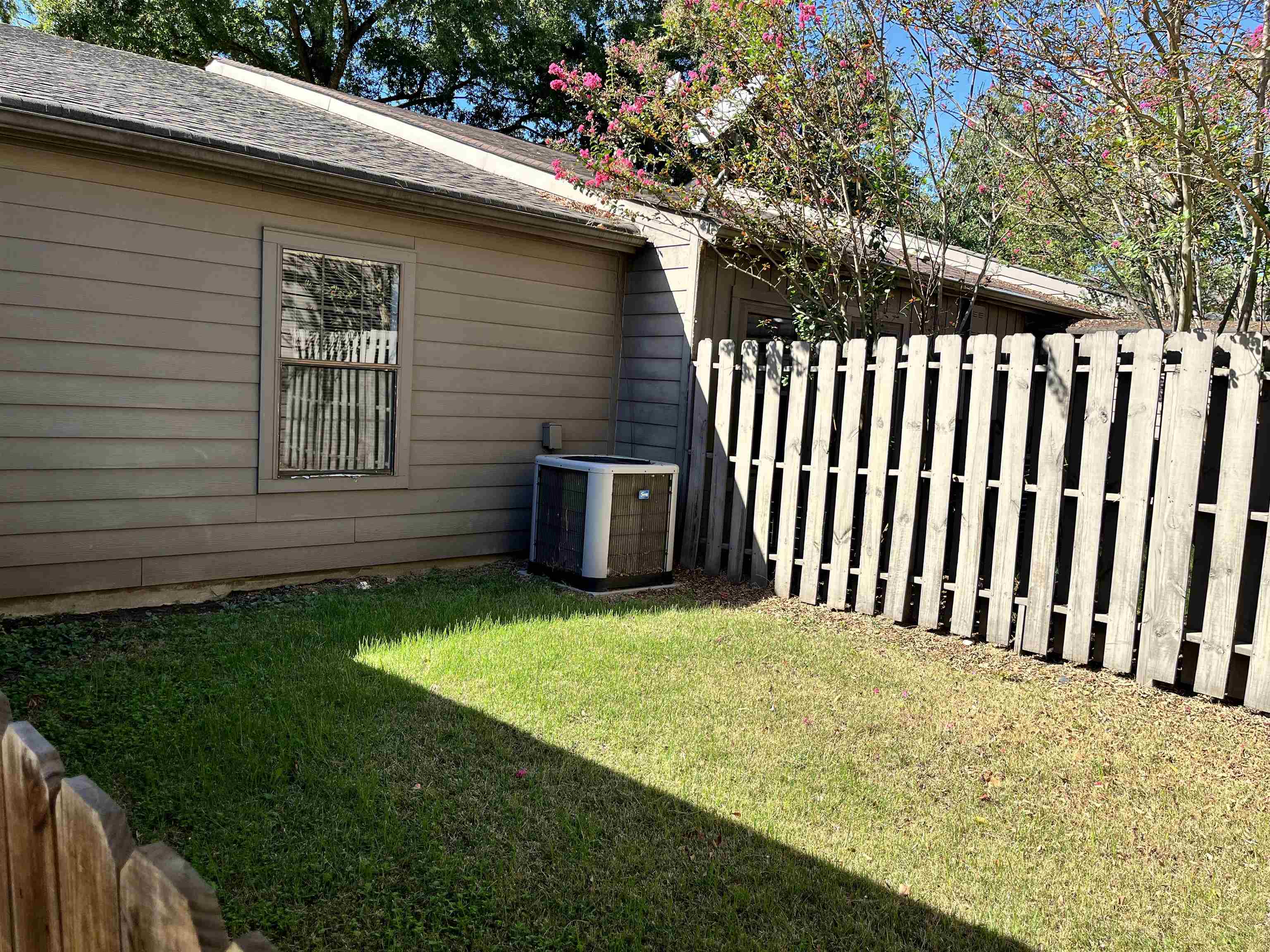 1679 S Ravenhill Dr 18 Property Photo 6