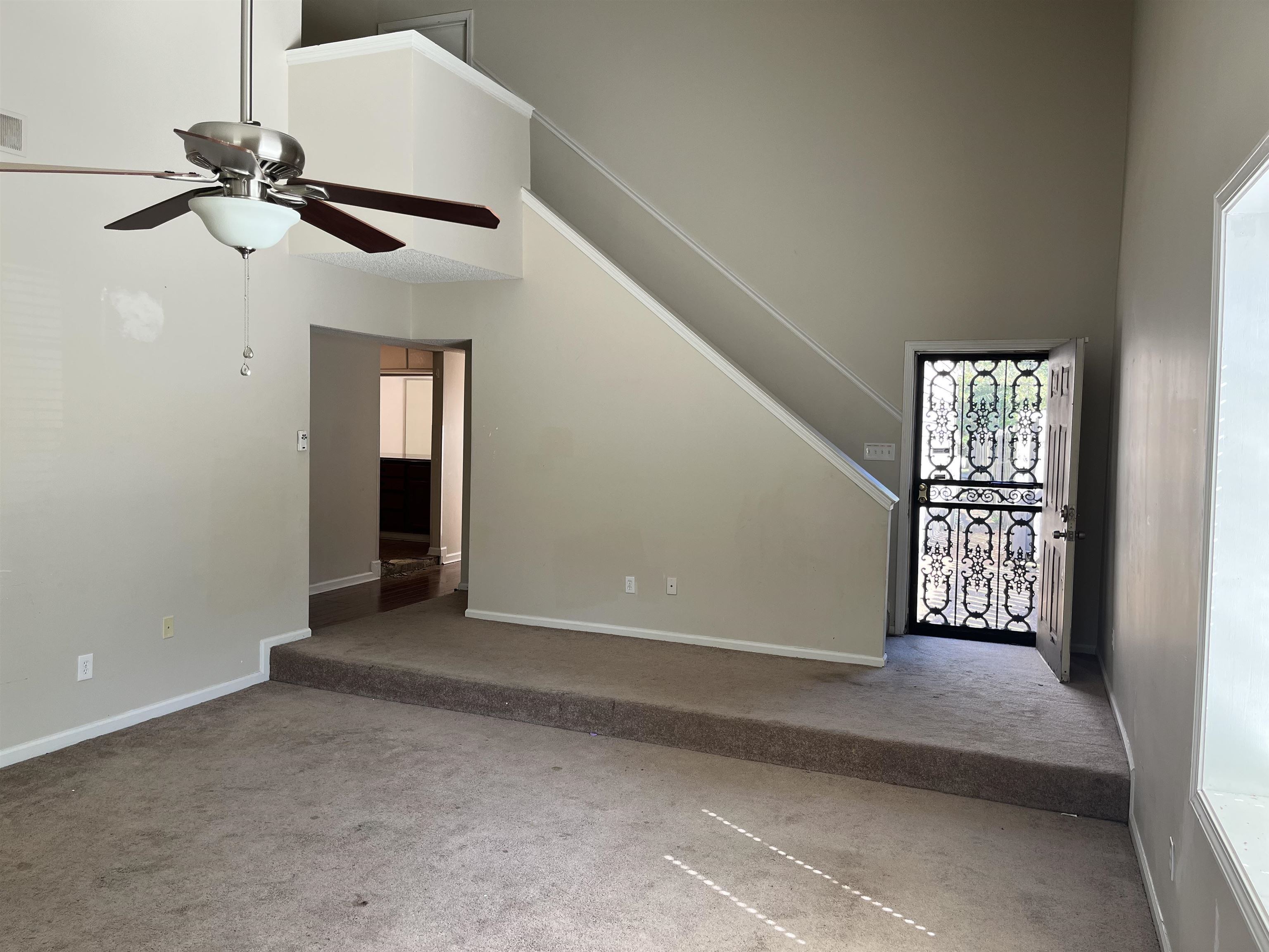 1679 S Ravenhill Dr 18 Property Photo 7