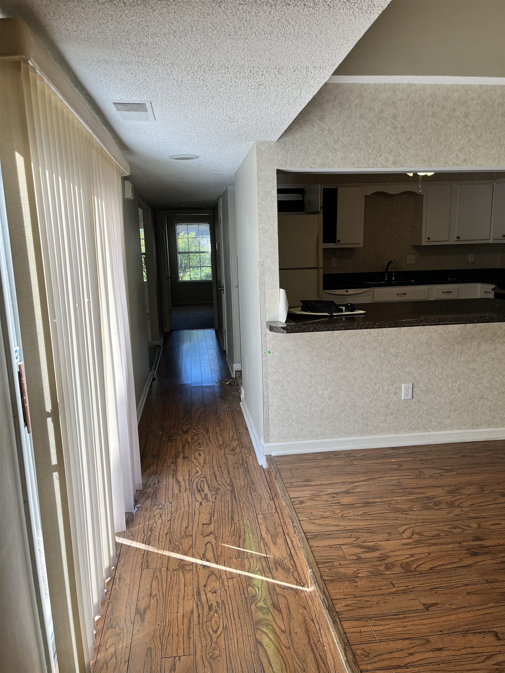 1679 S Ravenhill Dr 18 Property Photo 10