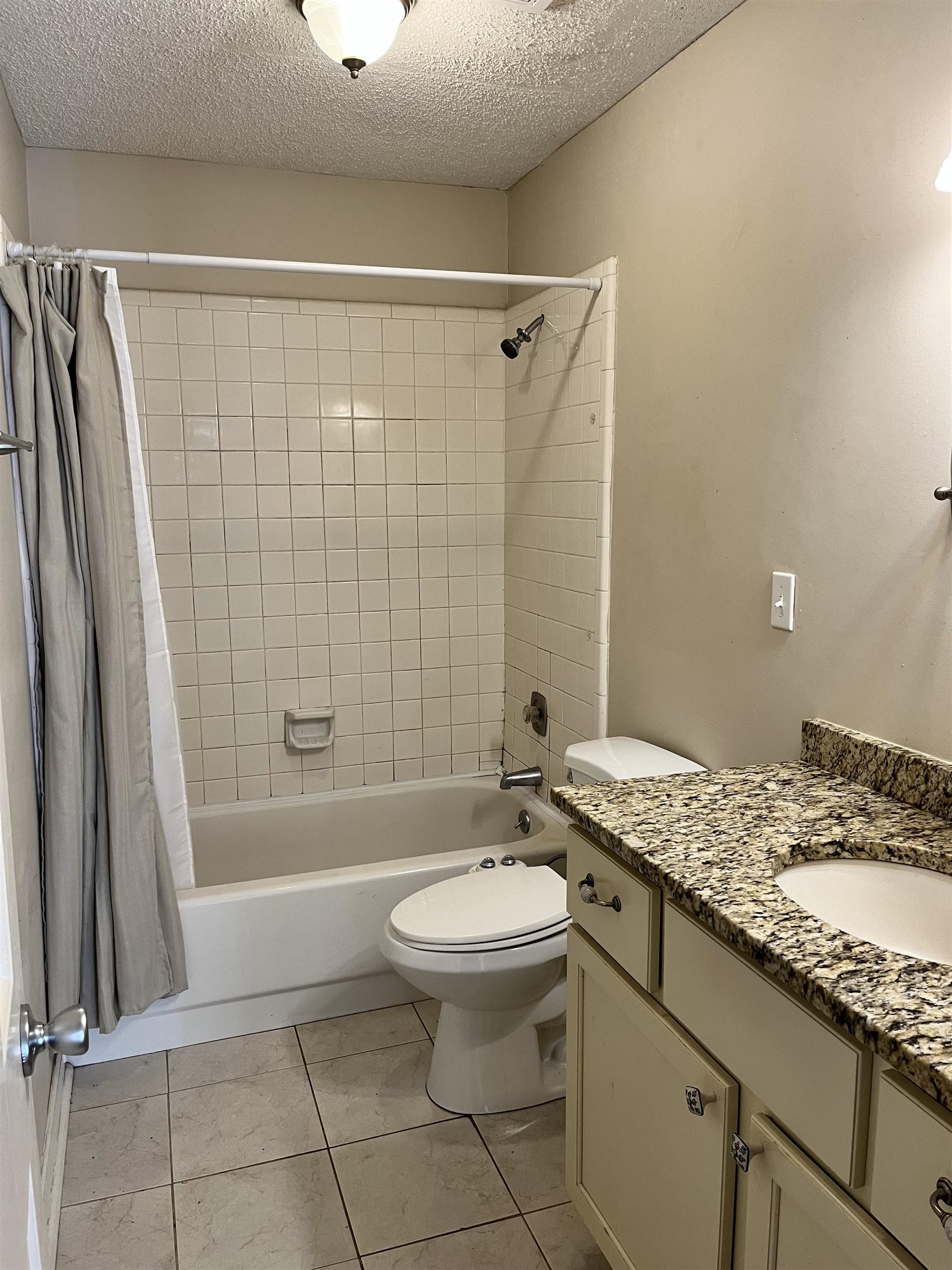 1679 S Ravenhill Dr 18 Property Photo 15