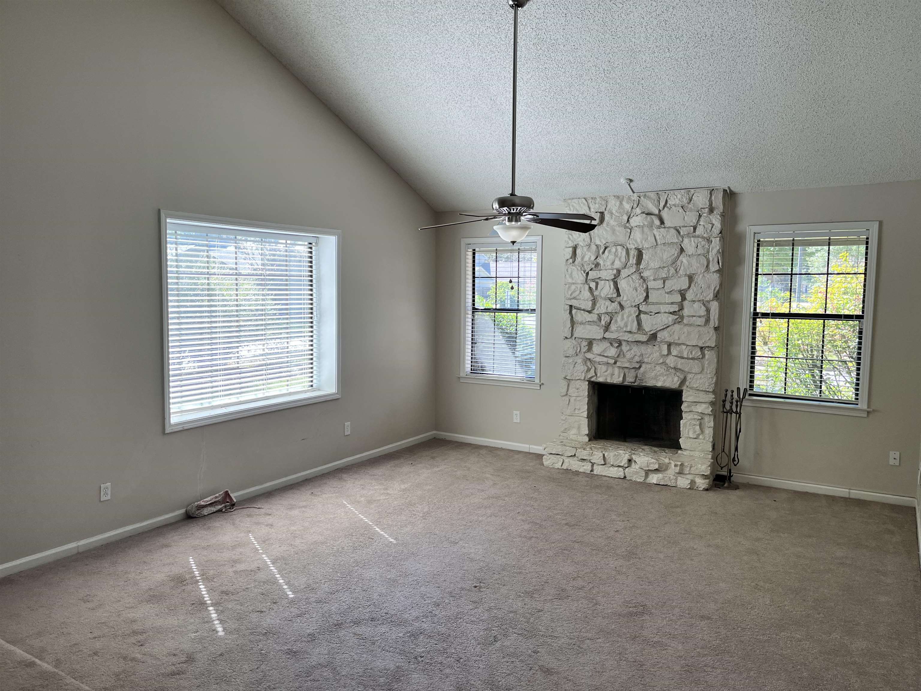 1679 S Ravenhill Dr 18 Property Photo 23