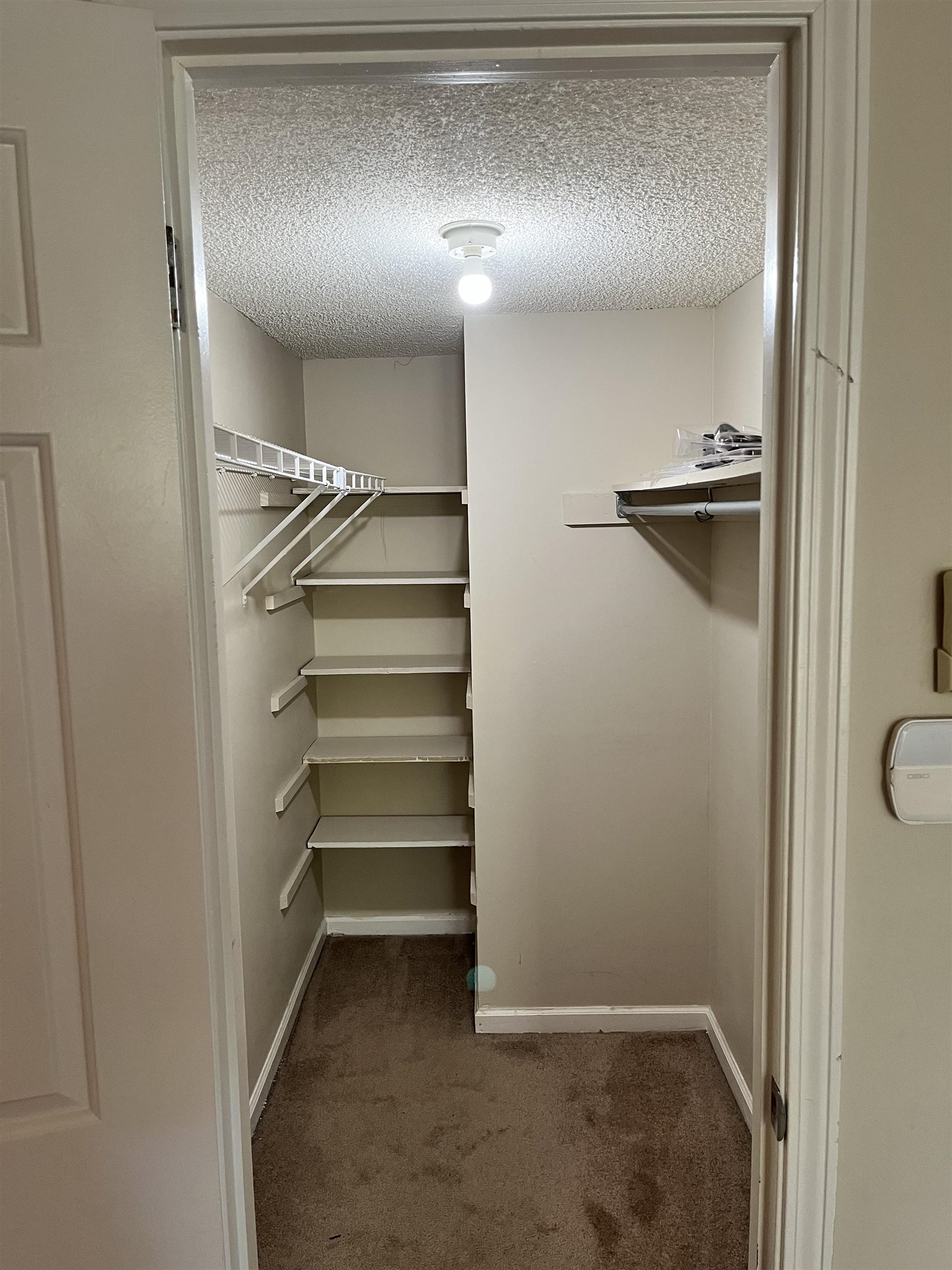 1679 S Ravenhill Dr 18 Property Photo 24