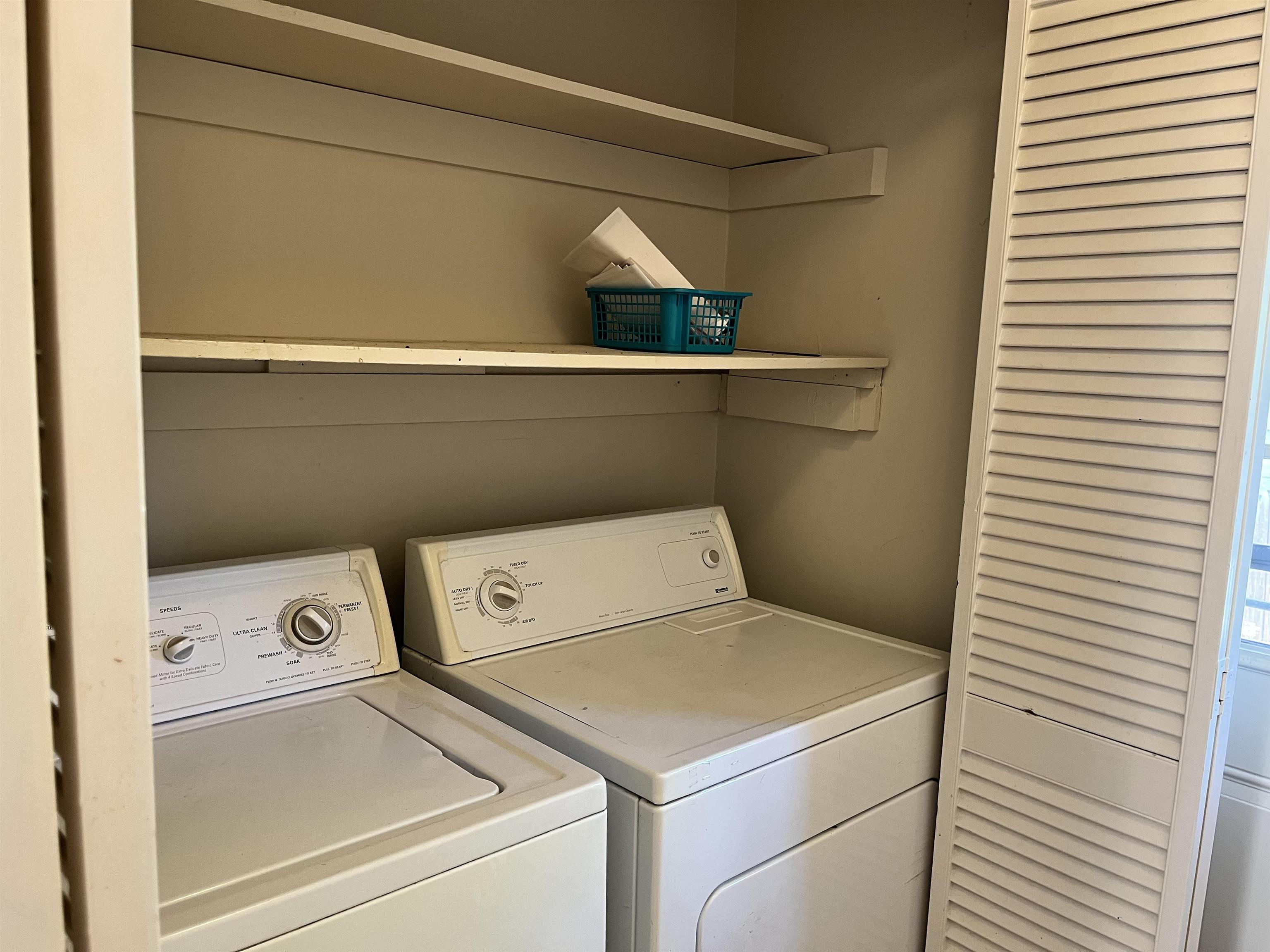 1679 S Ravenhill Dr 18 Property Photo 30