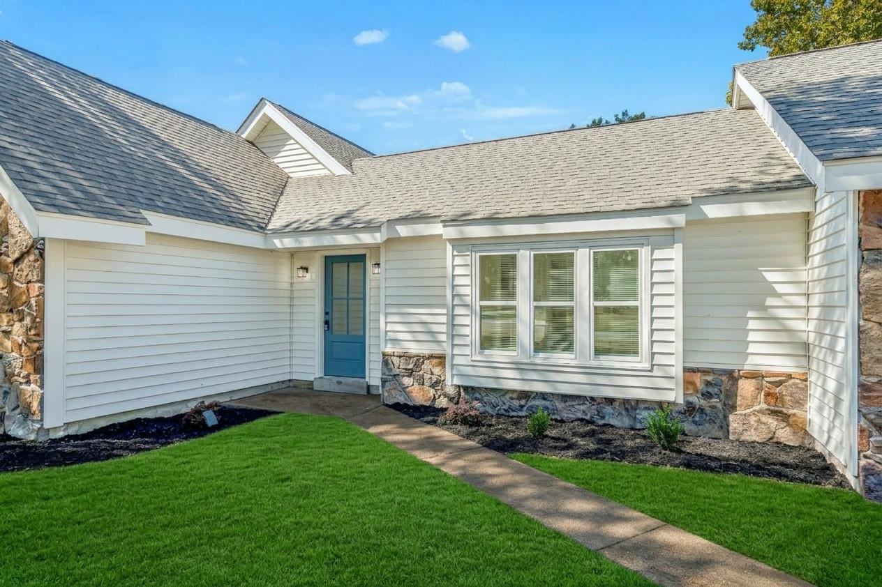 4241 Shadowfall Dr Property Photo 4
