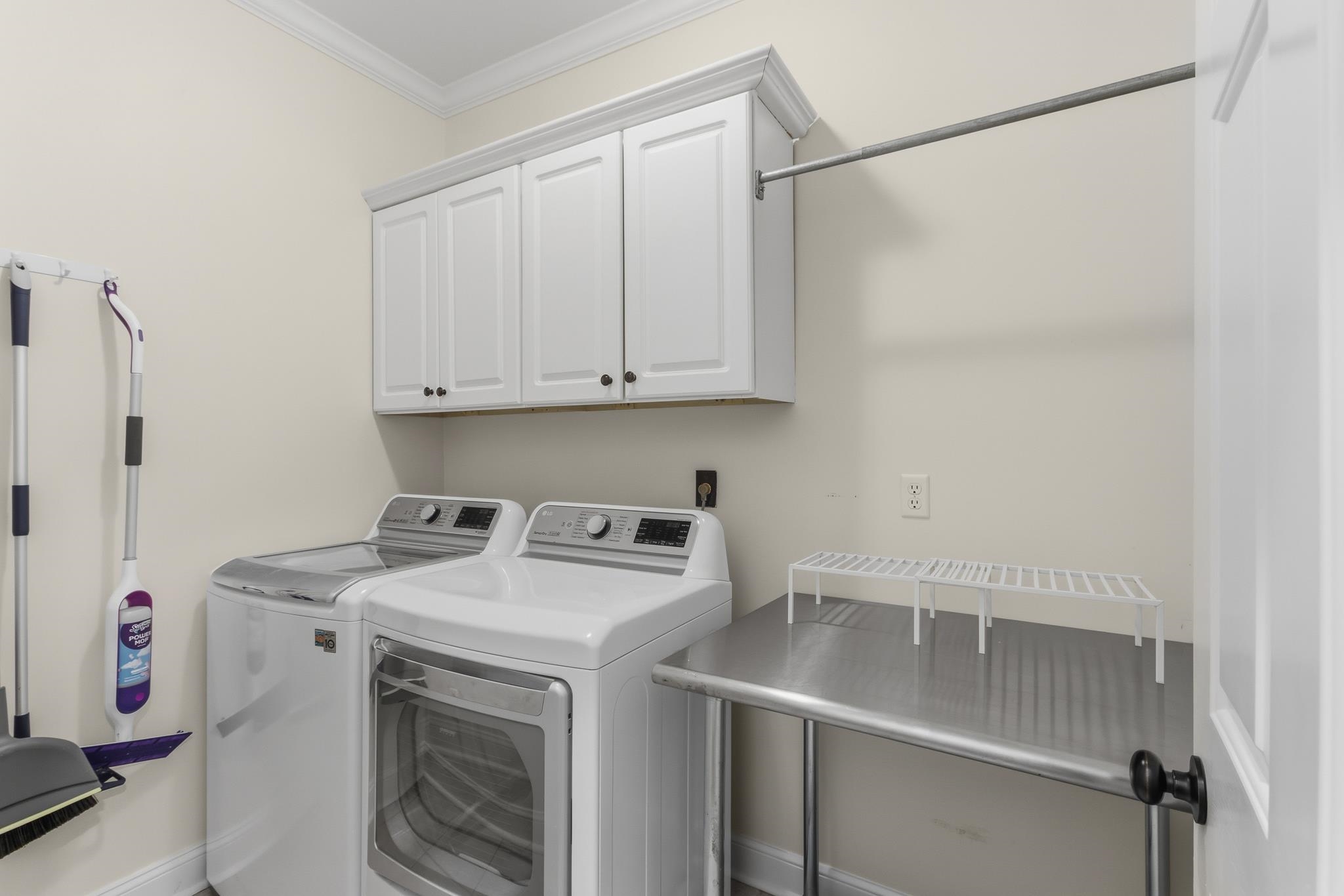 7135 Manor Woods Ct Property Photo 17